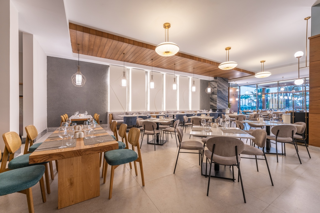MAIN RESTAURANT