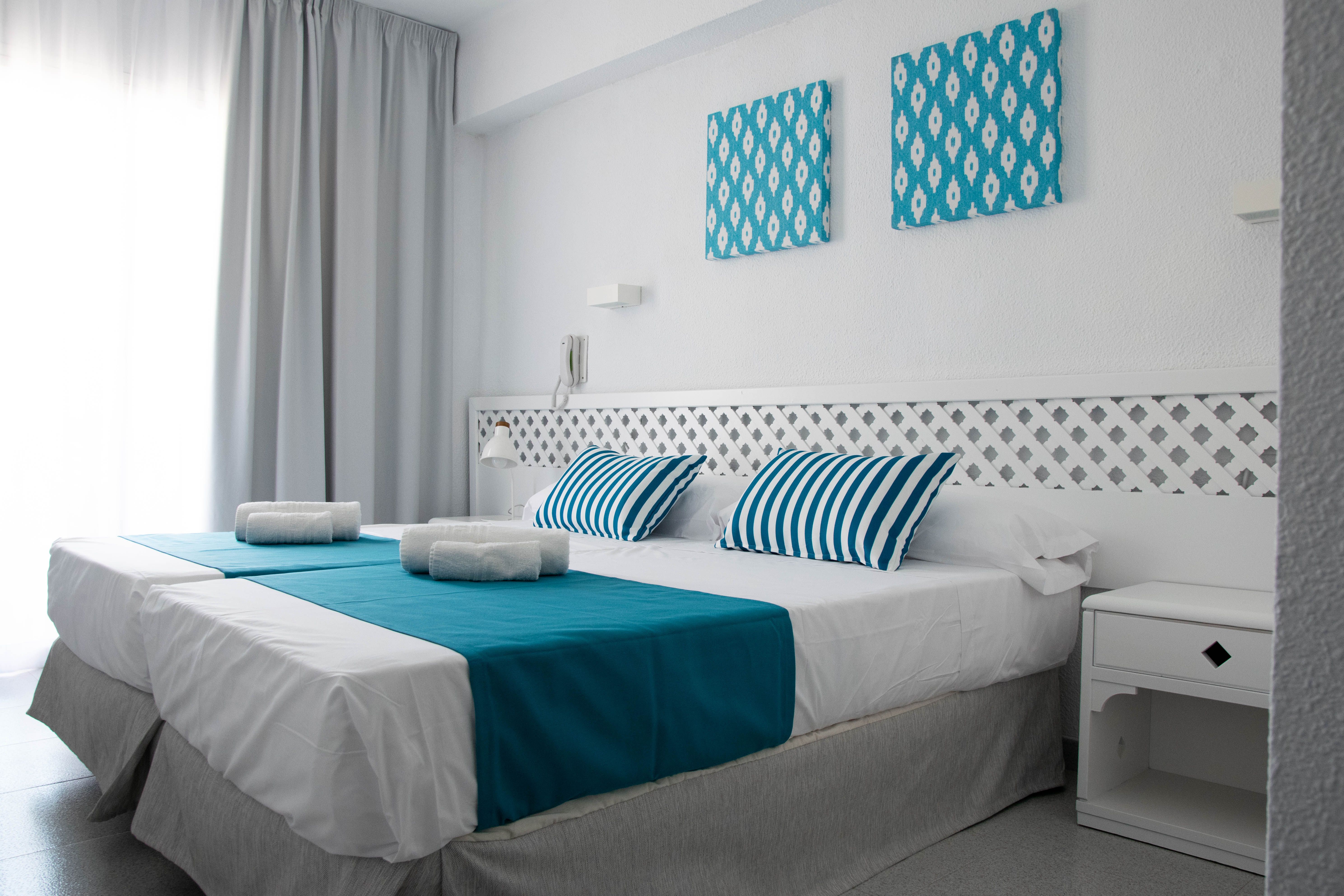 Room Twin Balcony