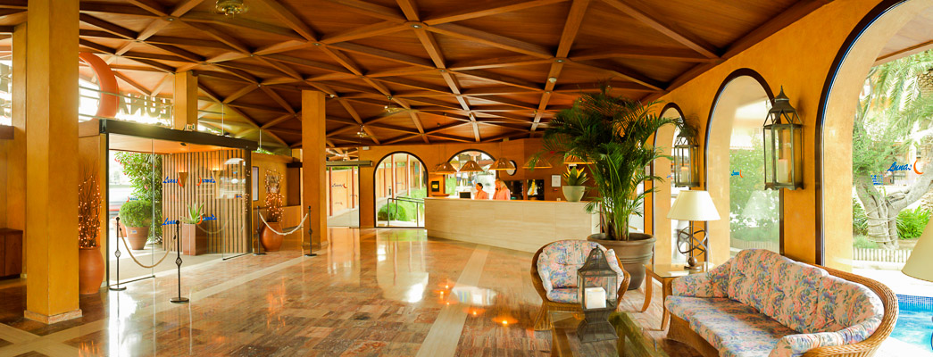 Costa Brava, Hotel Hotenco Luna Club, receptie, lobby.jpg