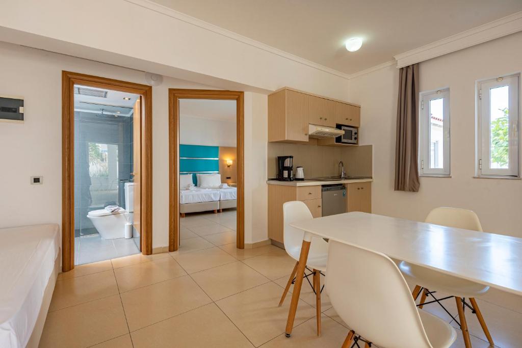 Apartment 1 Bedroom Land View Balcony or Terrace