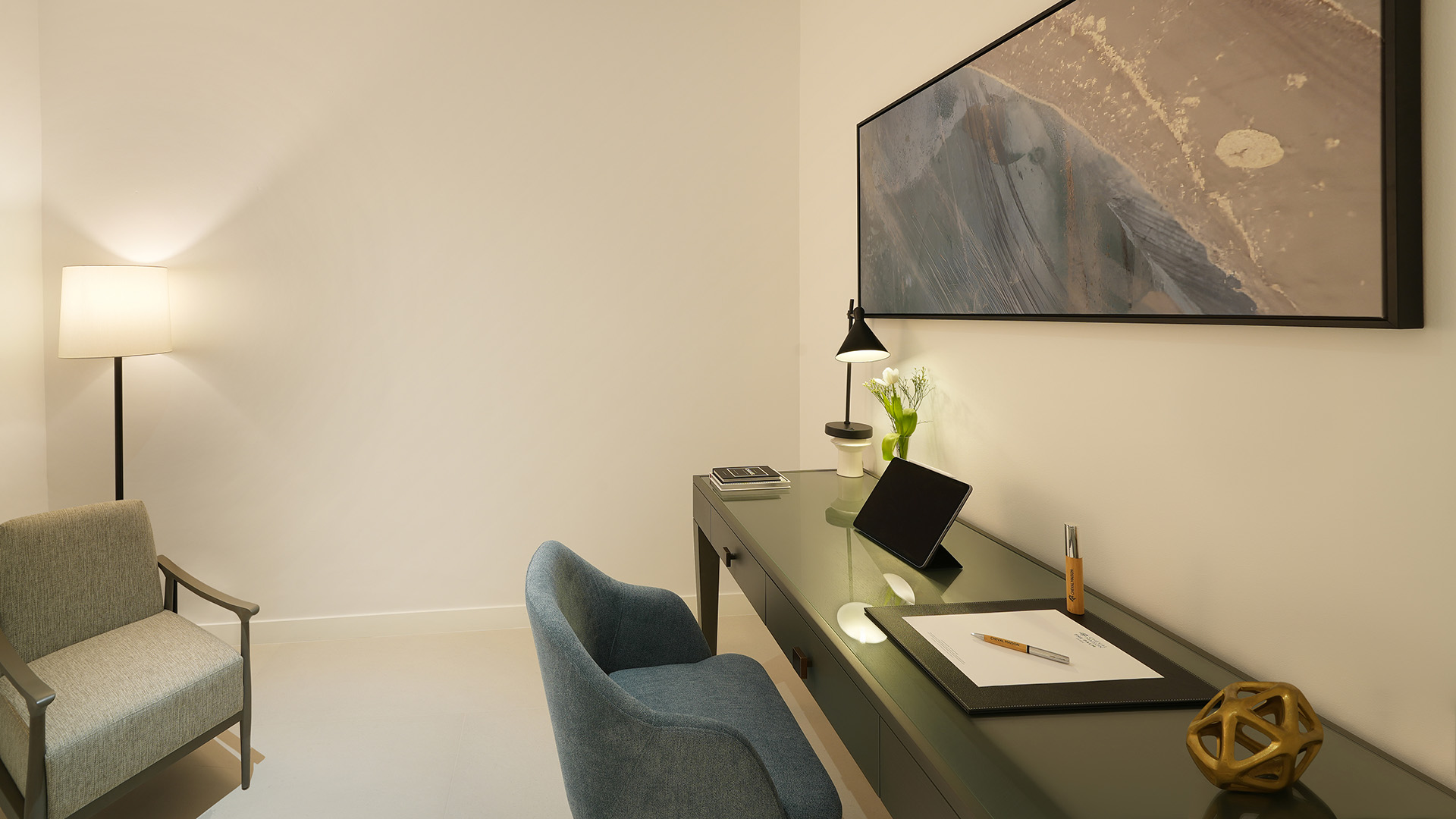 Deluxe One Bedroom Apartment