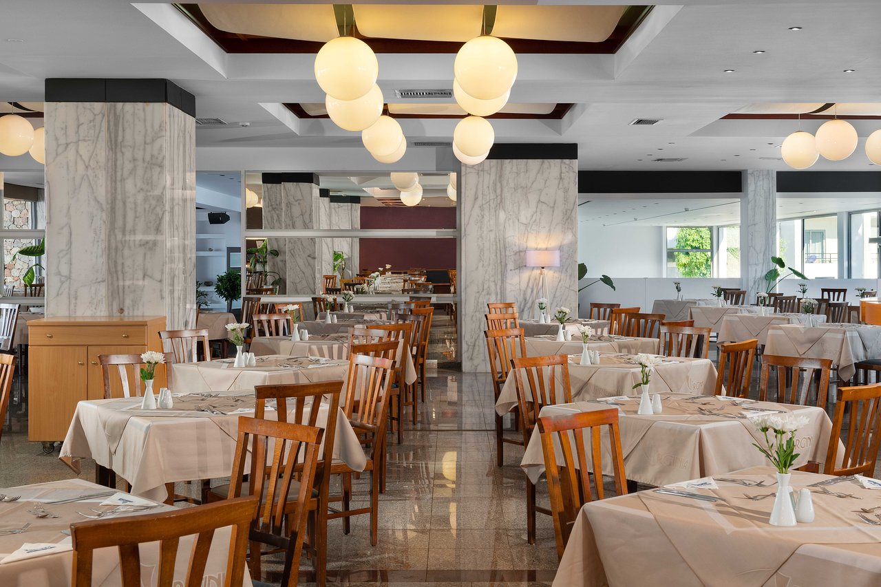 "DIONYSSOS" MAIN RESTAURANT 