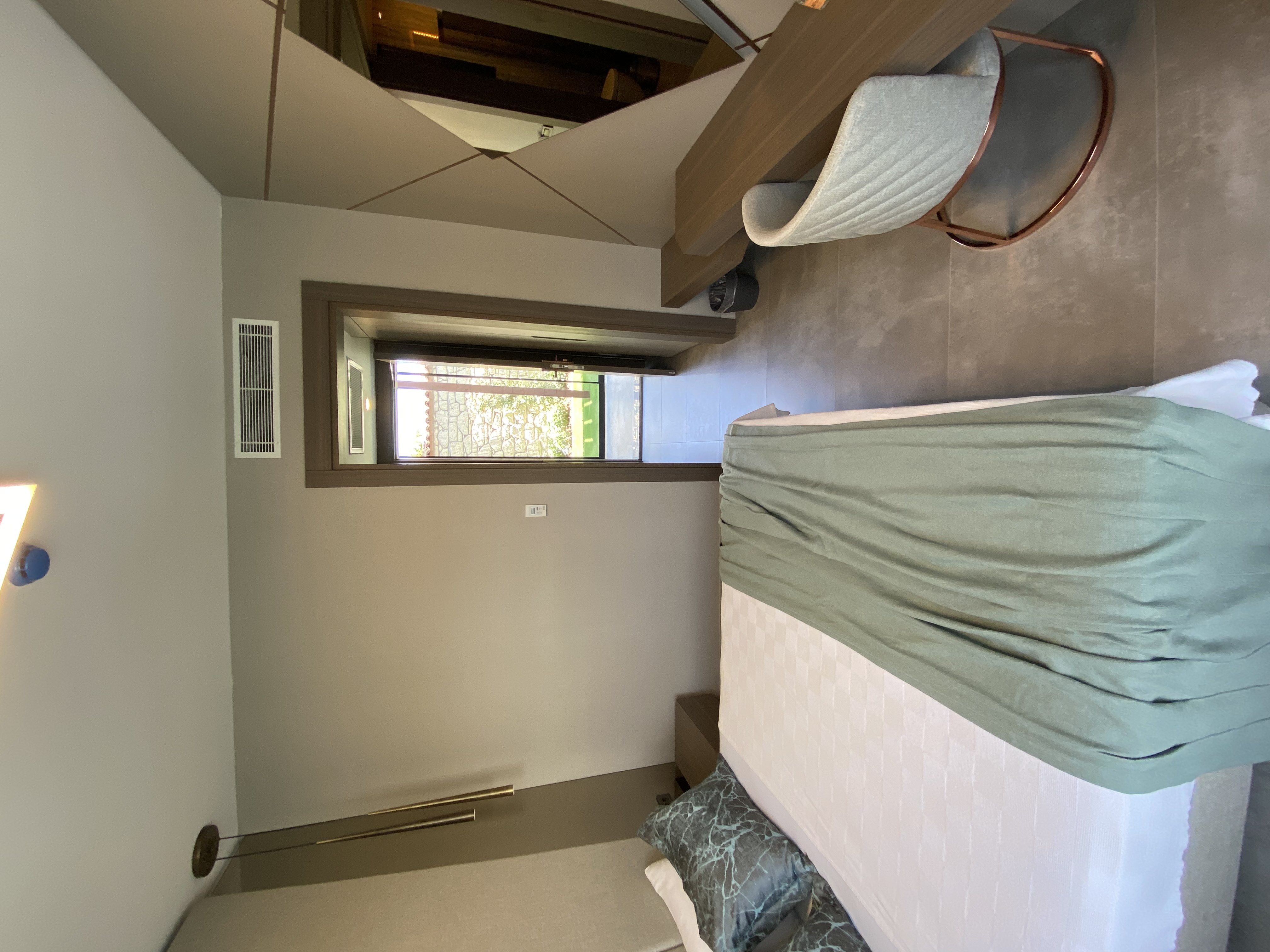 EXECULSİVE ROOM