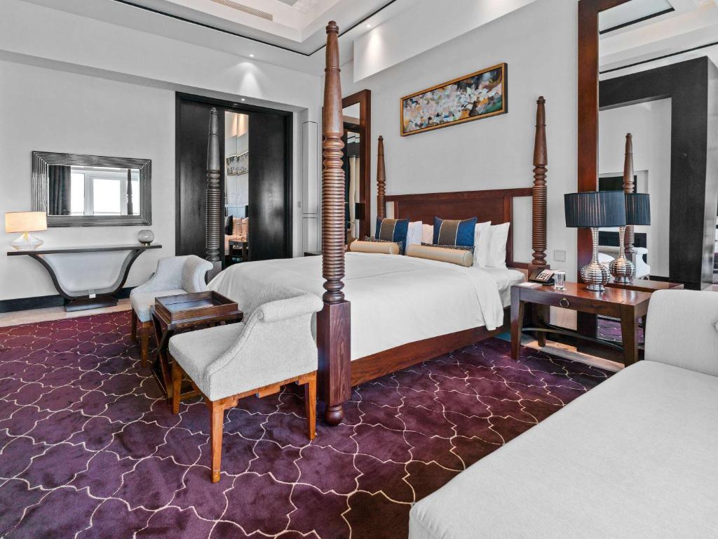 ROYAL SUITE