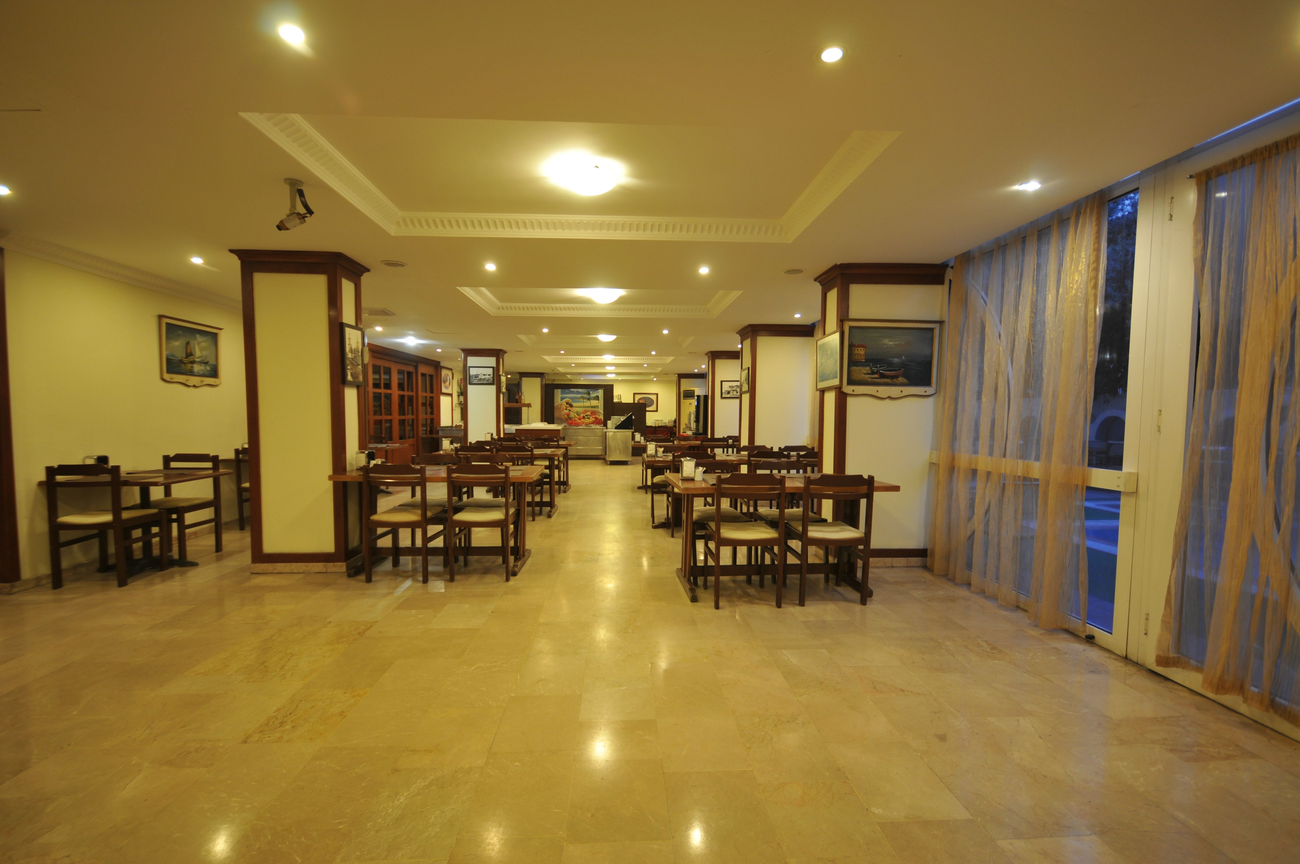 SUNMARIS RESTAURANT