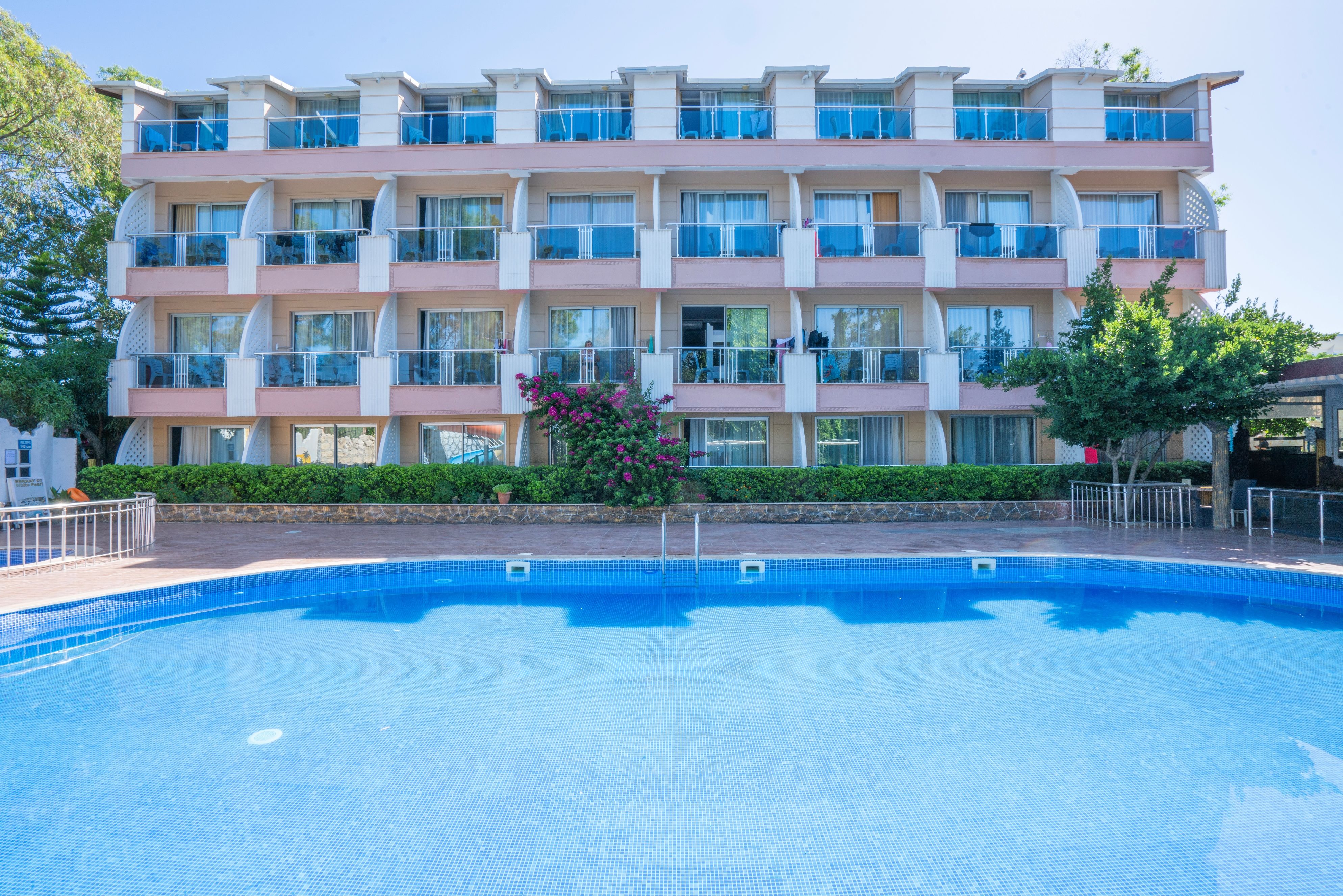 Piscina deschisă