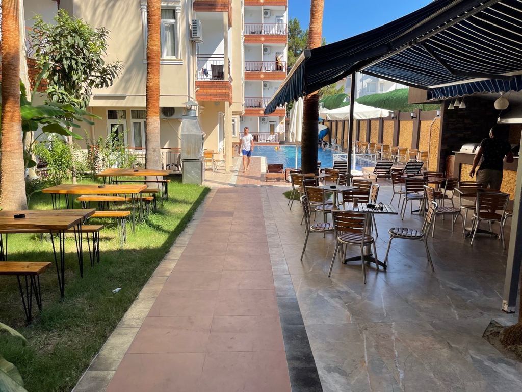 MAIN RESTAURANT