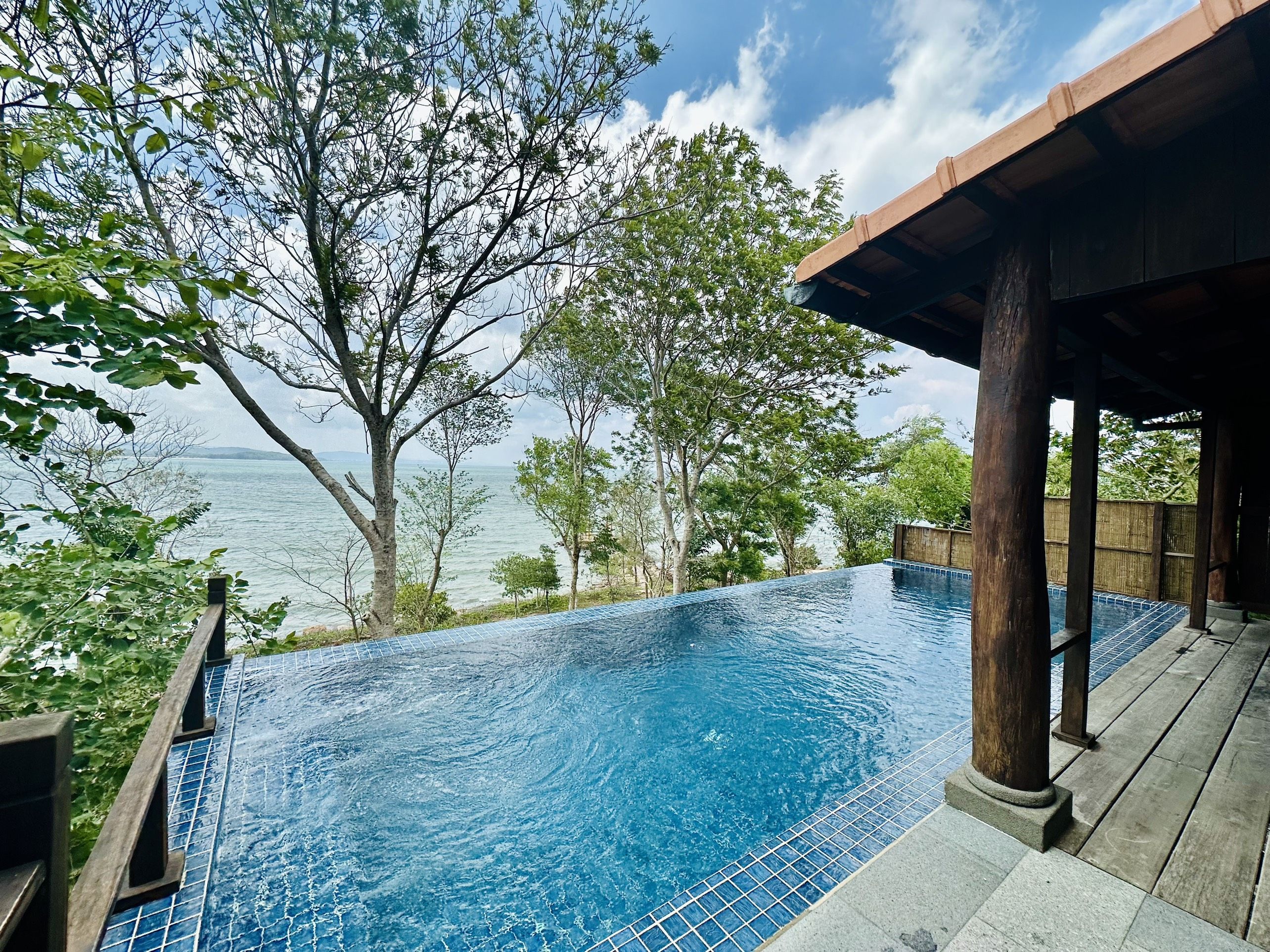 OCEAN POOL VILLA (CHILD WITHOUT EXTRA BED)