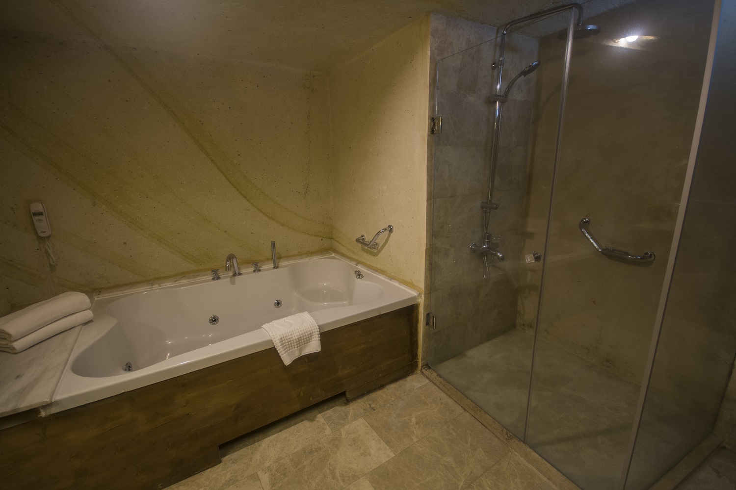  Suite Room  