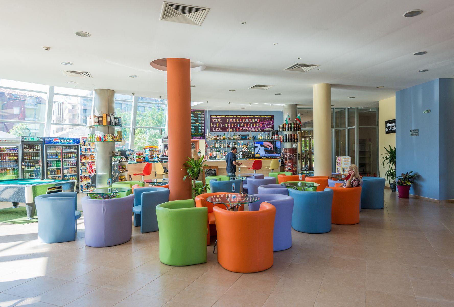 LOBBY BAR