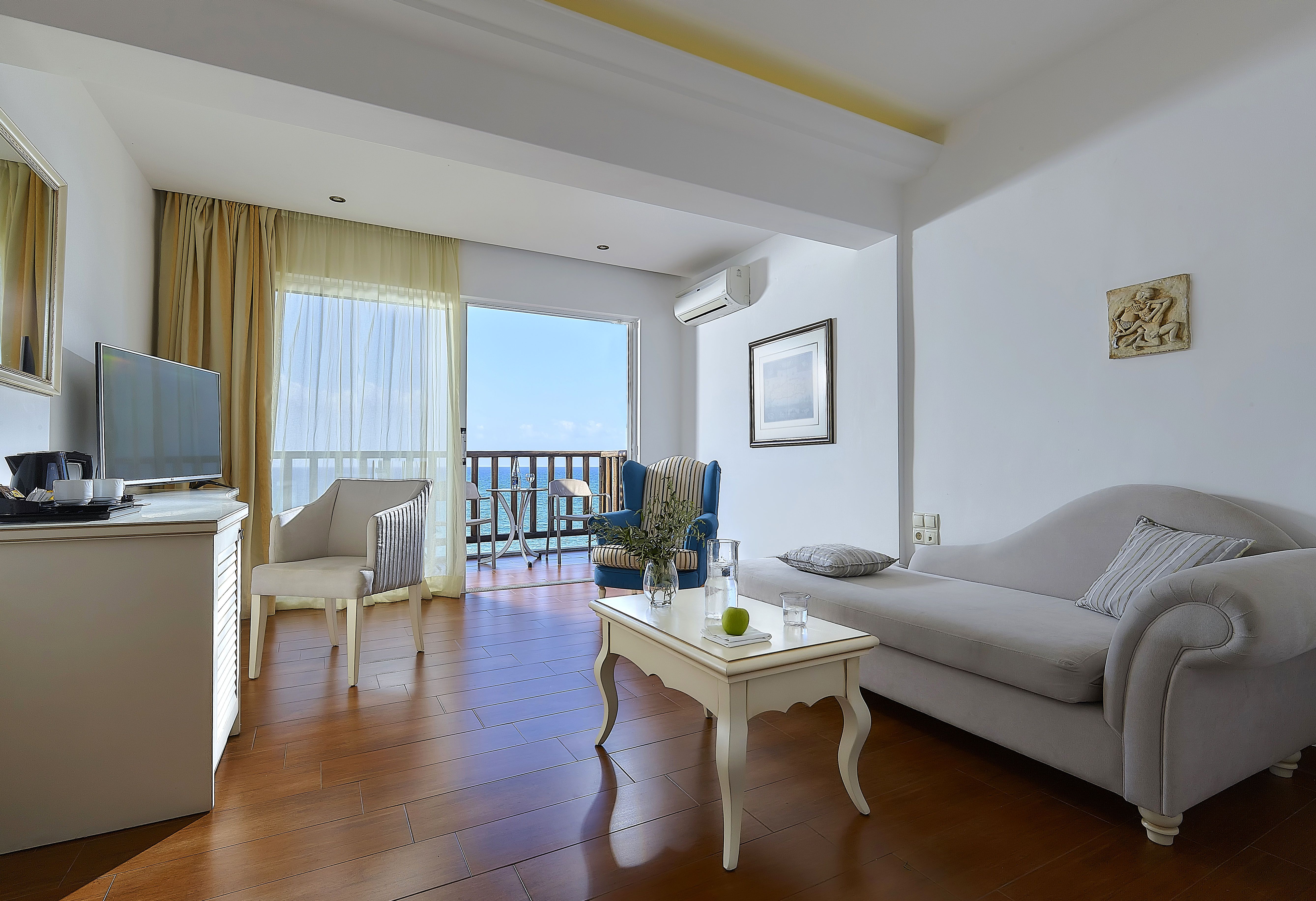 Premium Suite 2 Rooms Beach Front