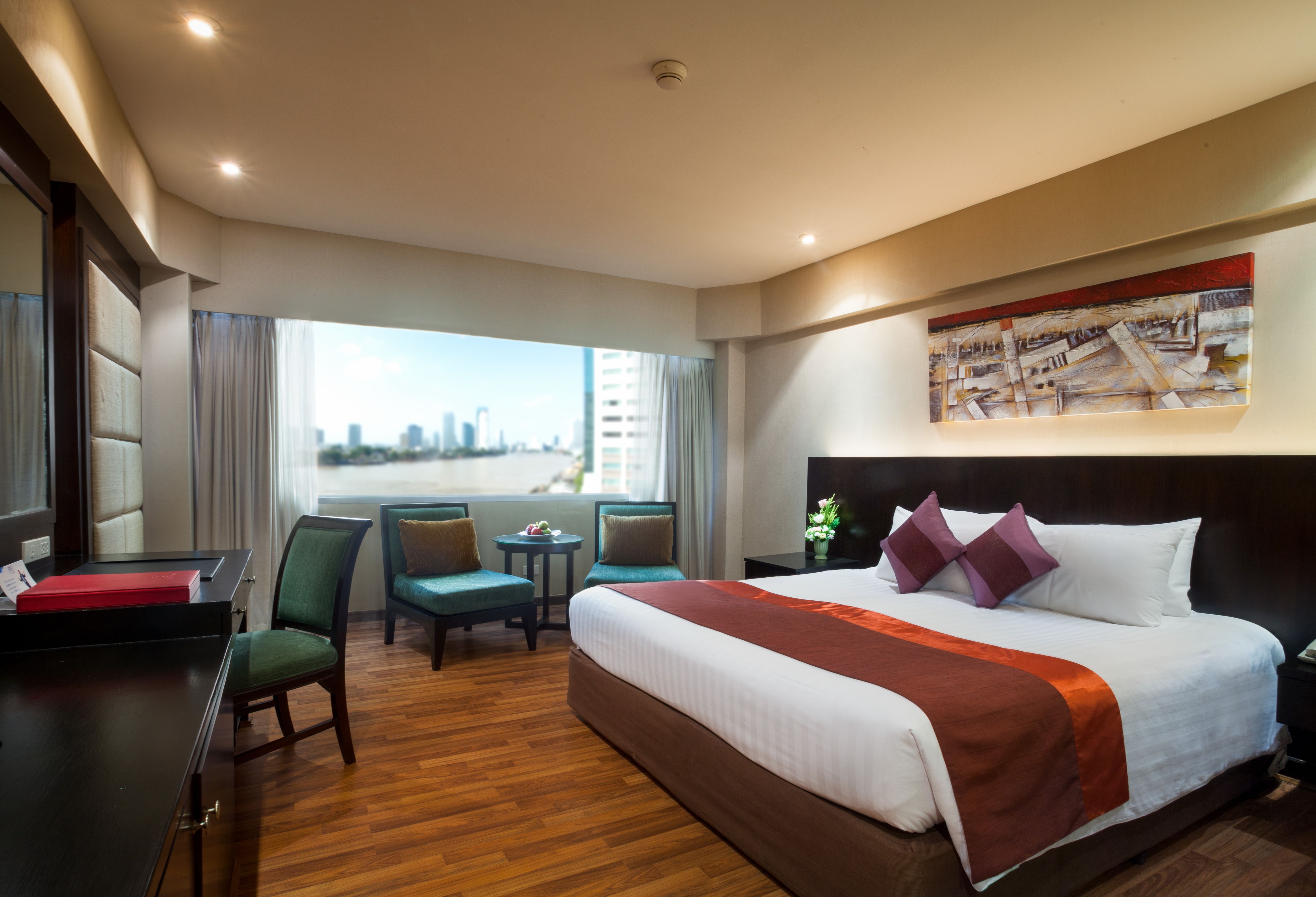 Deluxe Riverview Room