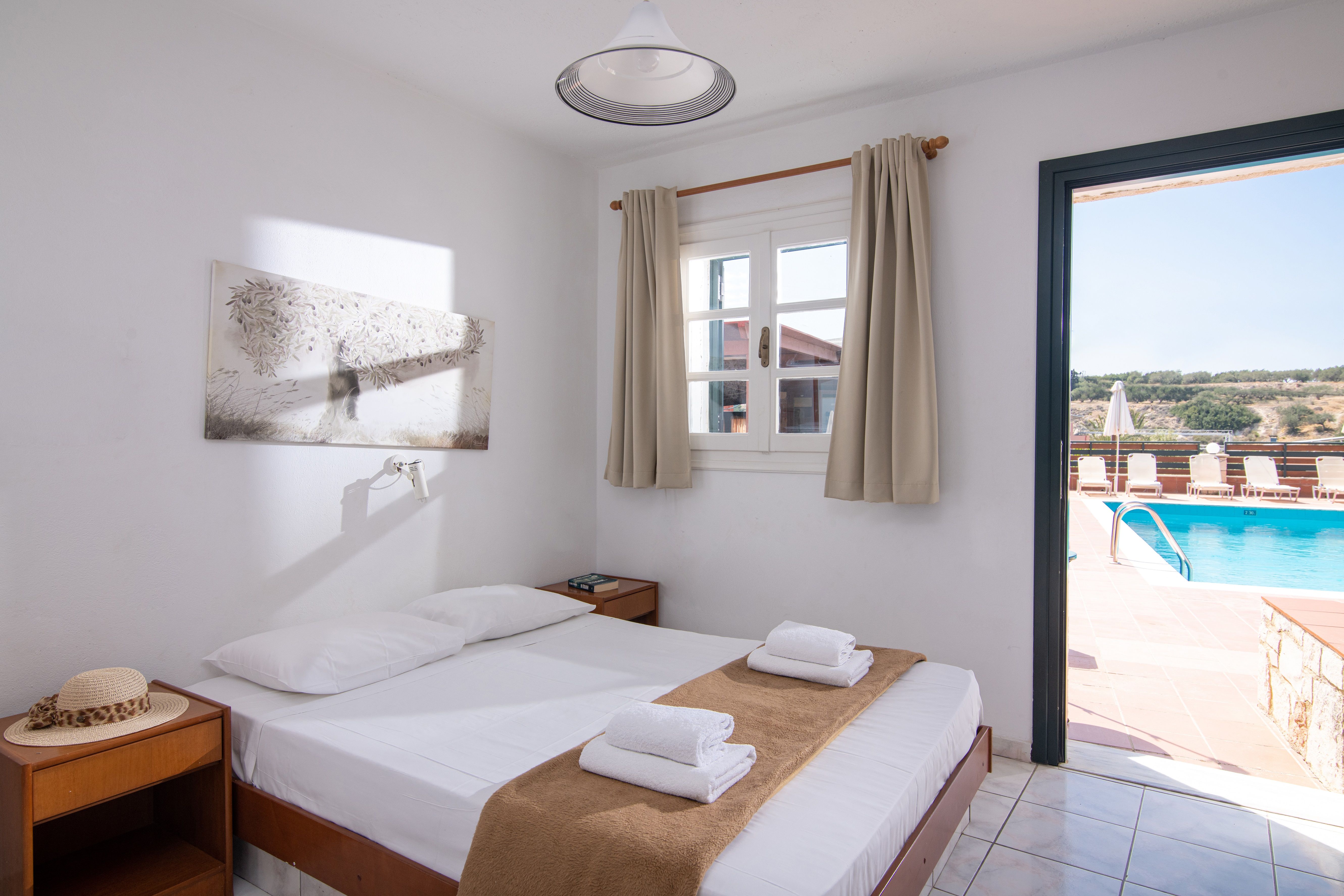 Studio with Garden or Pool View