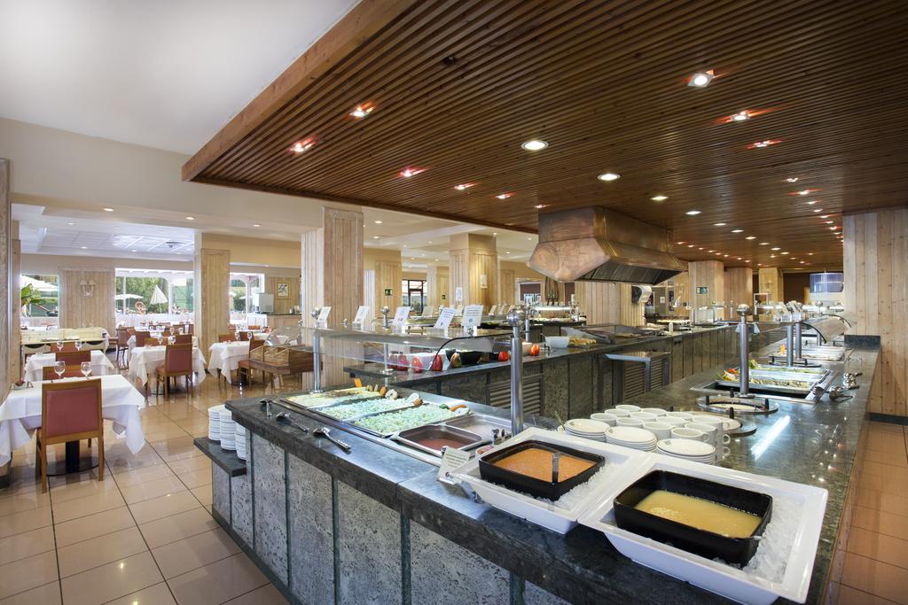 MAIN RESTAURANT