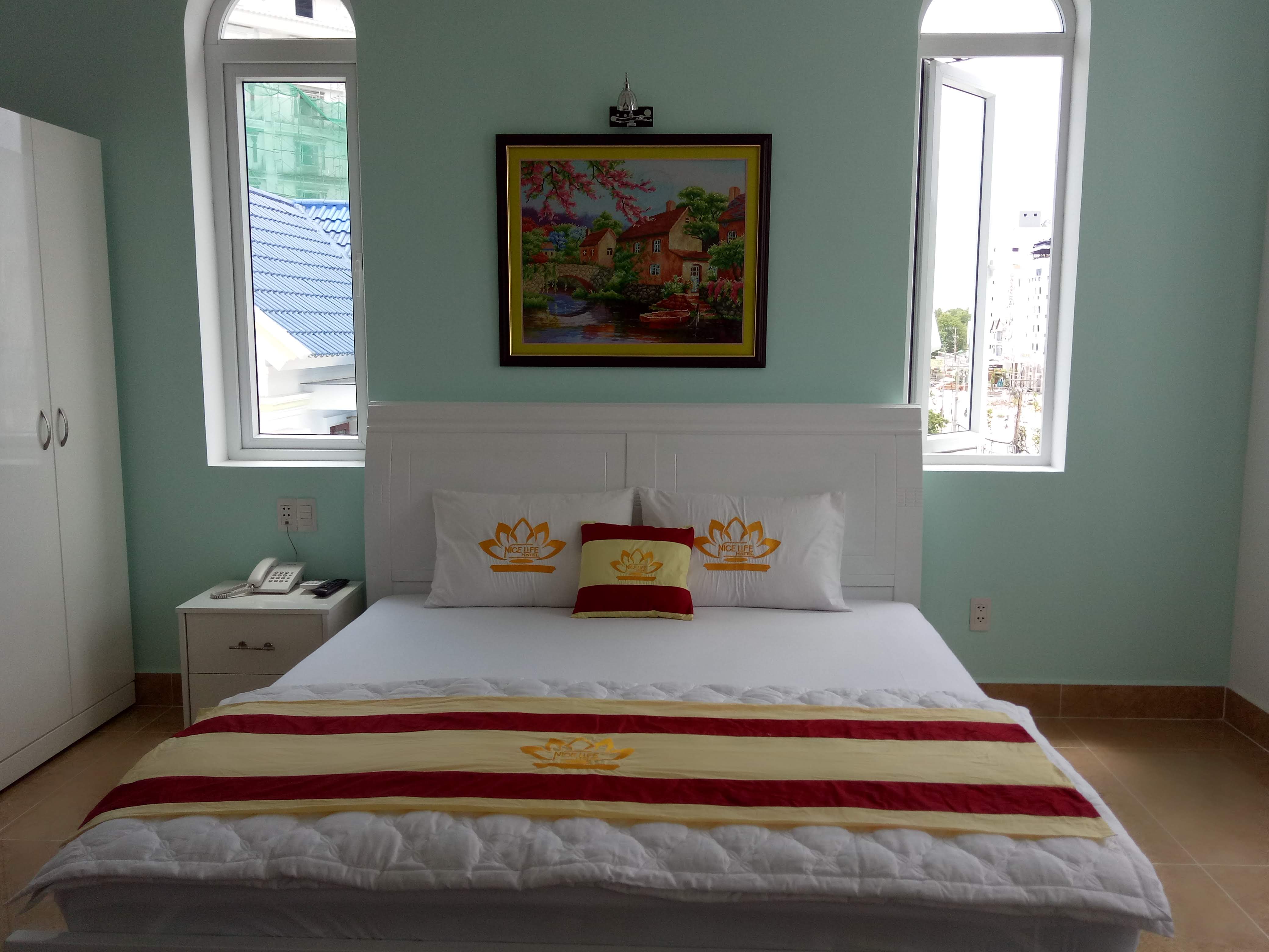 STANDARD DOUBLE GARDEN/SEA VIEW WITH WINDOW (CHILD WITHOUT EXTRA BED)