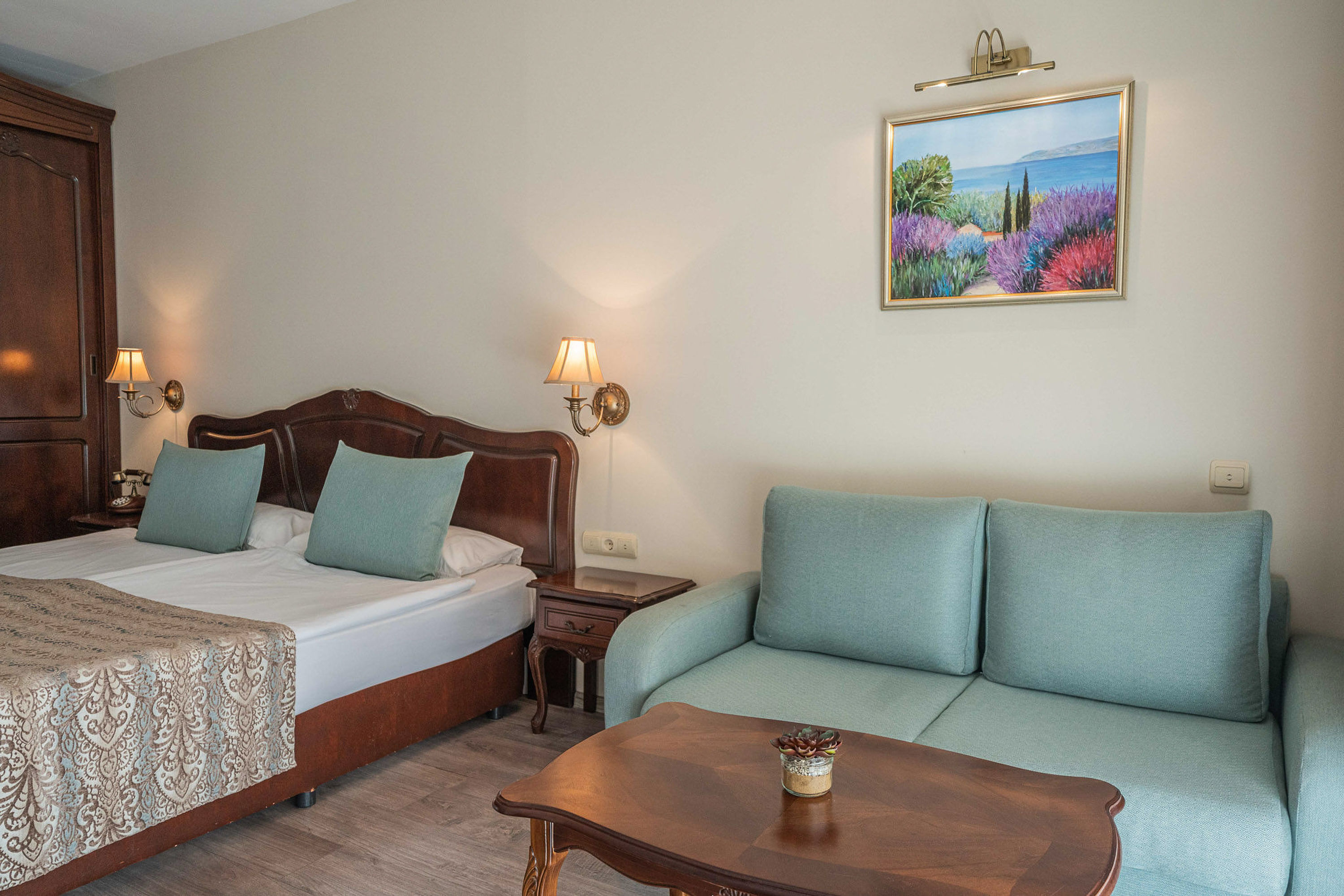 Single Use Deluxe Room (Balcony)