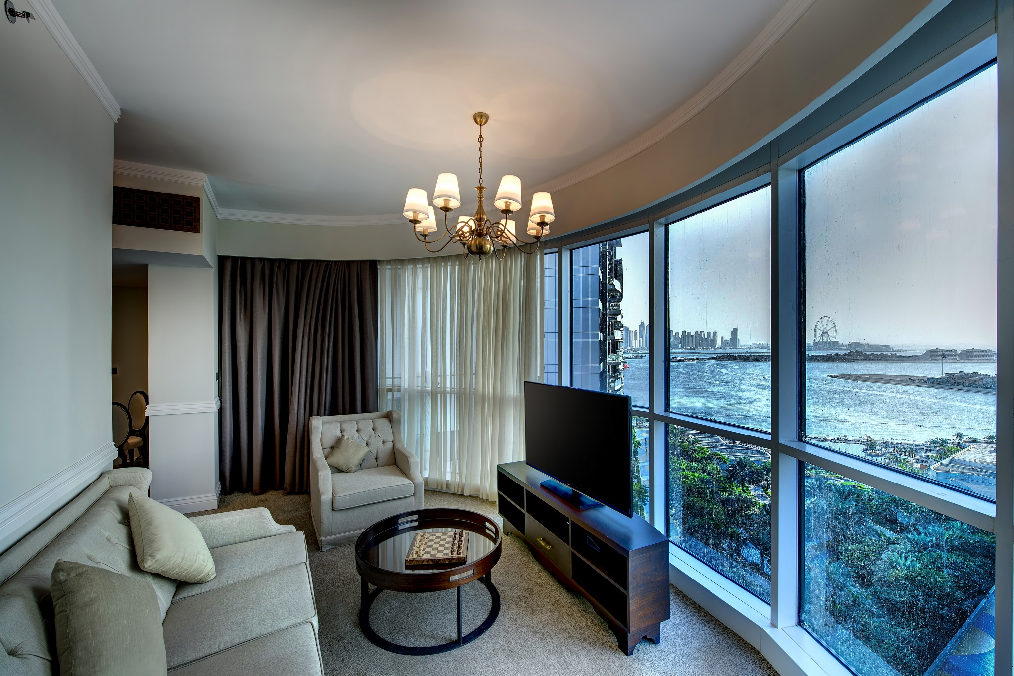 Grand Studio City View or Partial Sea View 