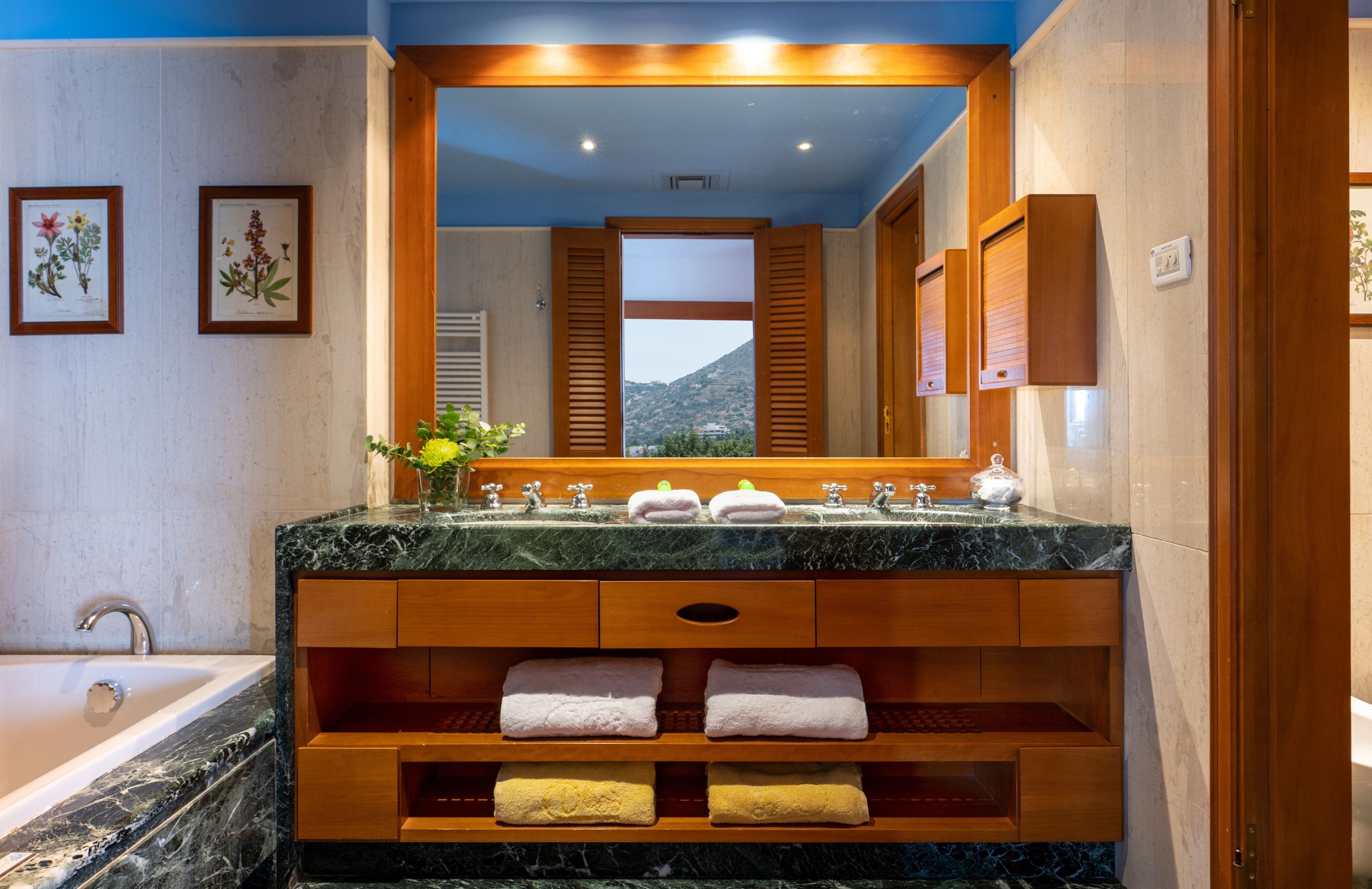 FAMILY HOTEL SUITE SEA VIEW 