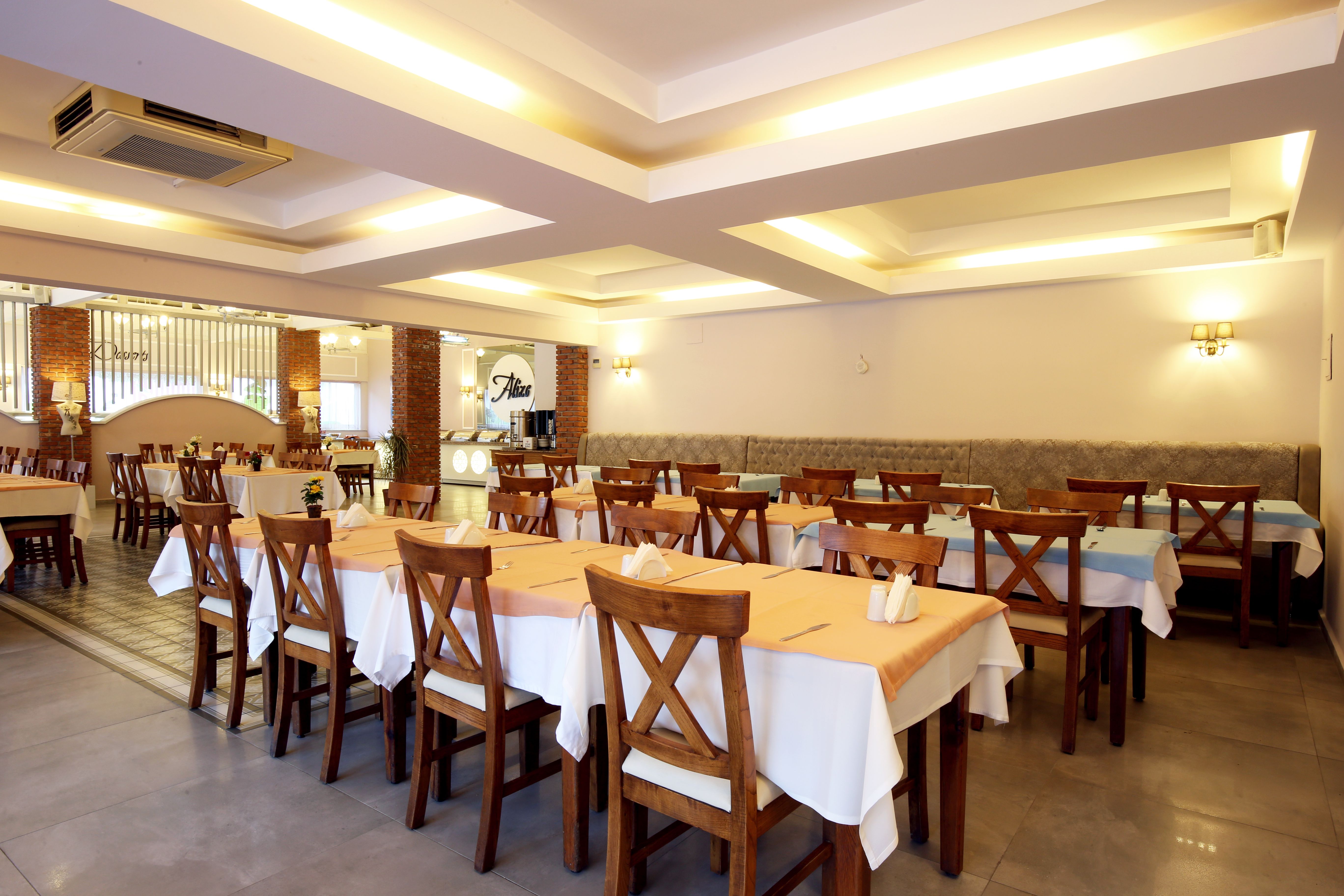 MAIN RESTAURANT