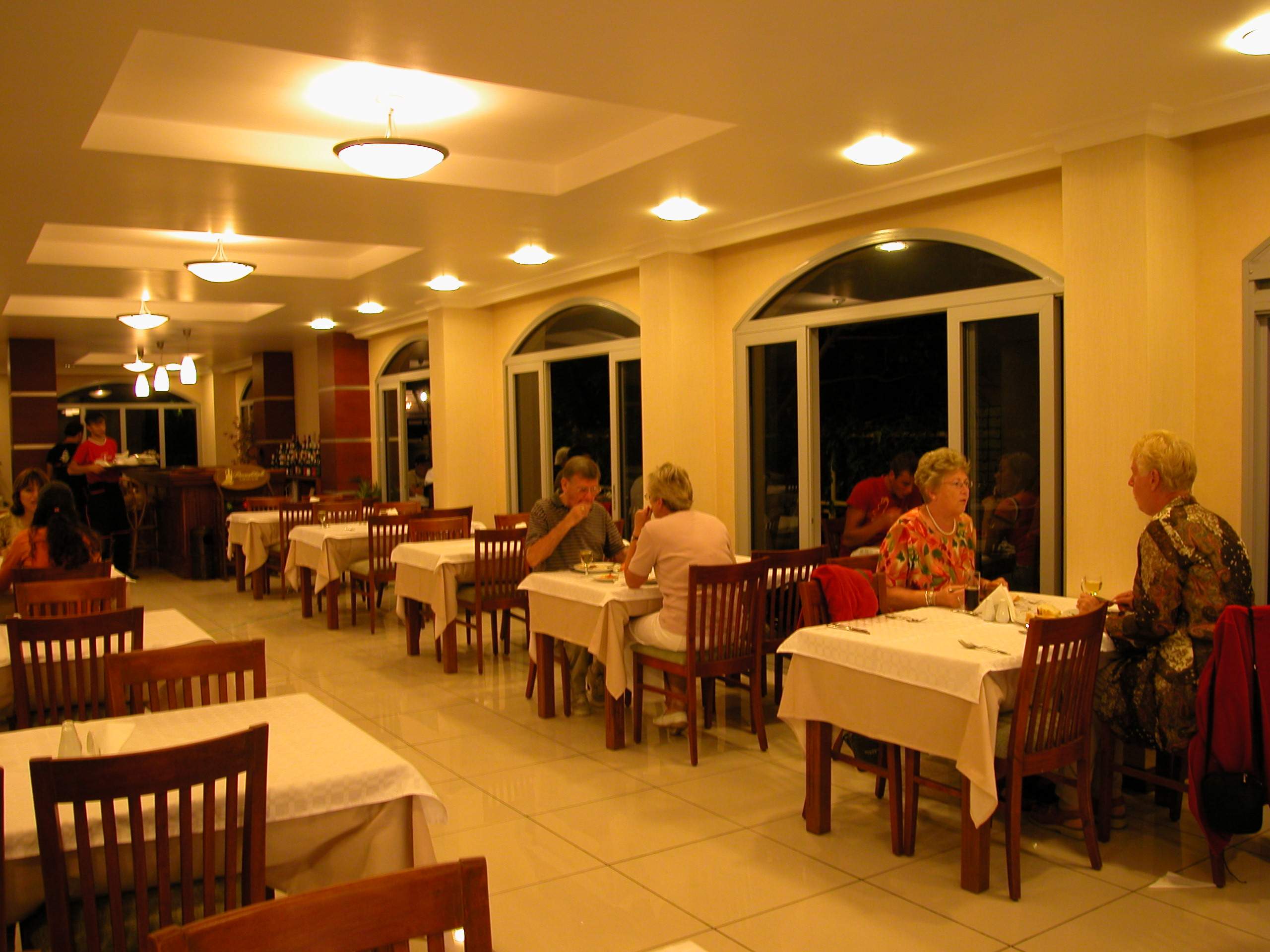 MAIN RESTAURANT