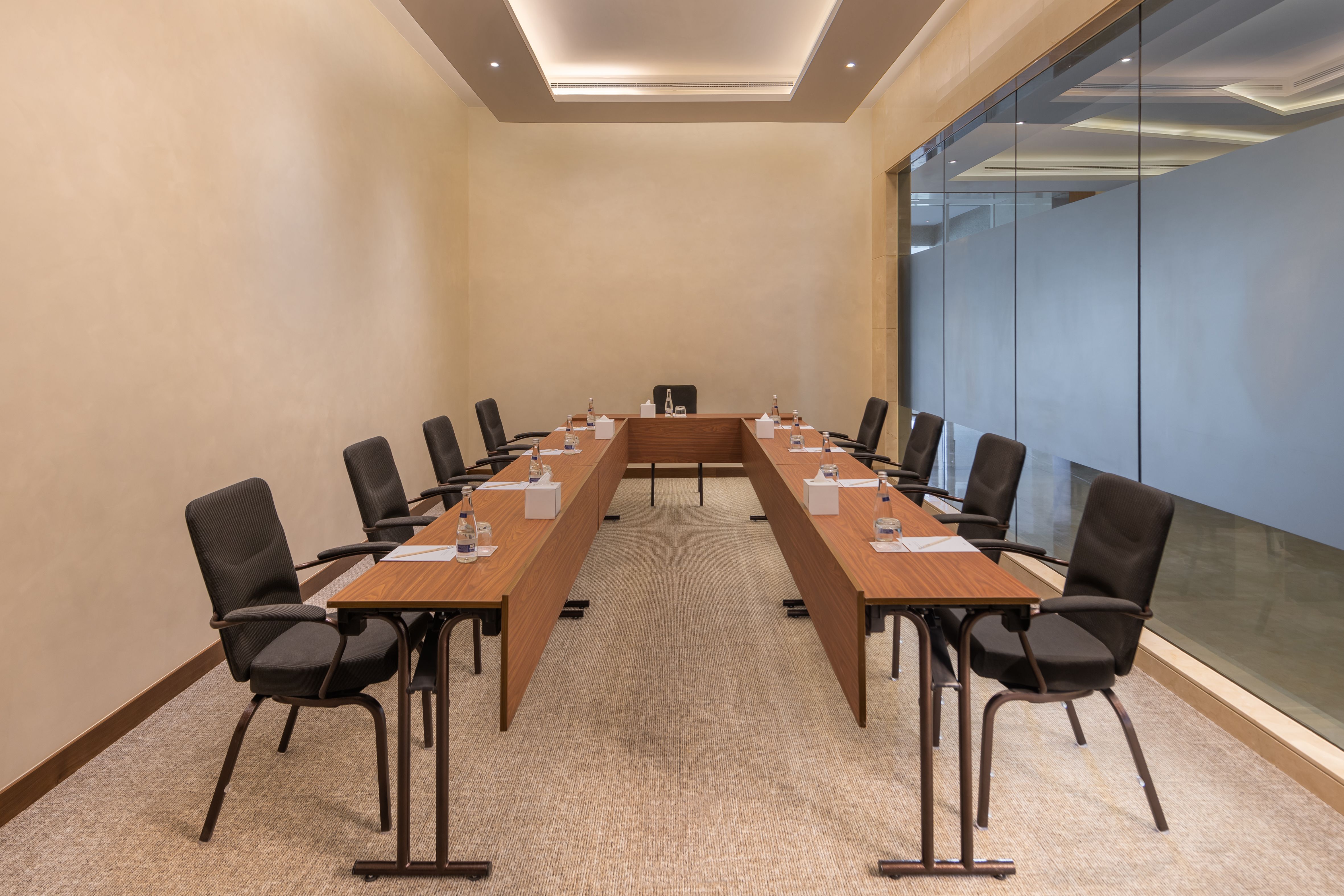 MICE (servicii de organizare de întâlniri, conferințe, alte evenimente)