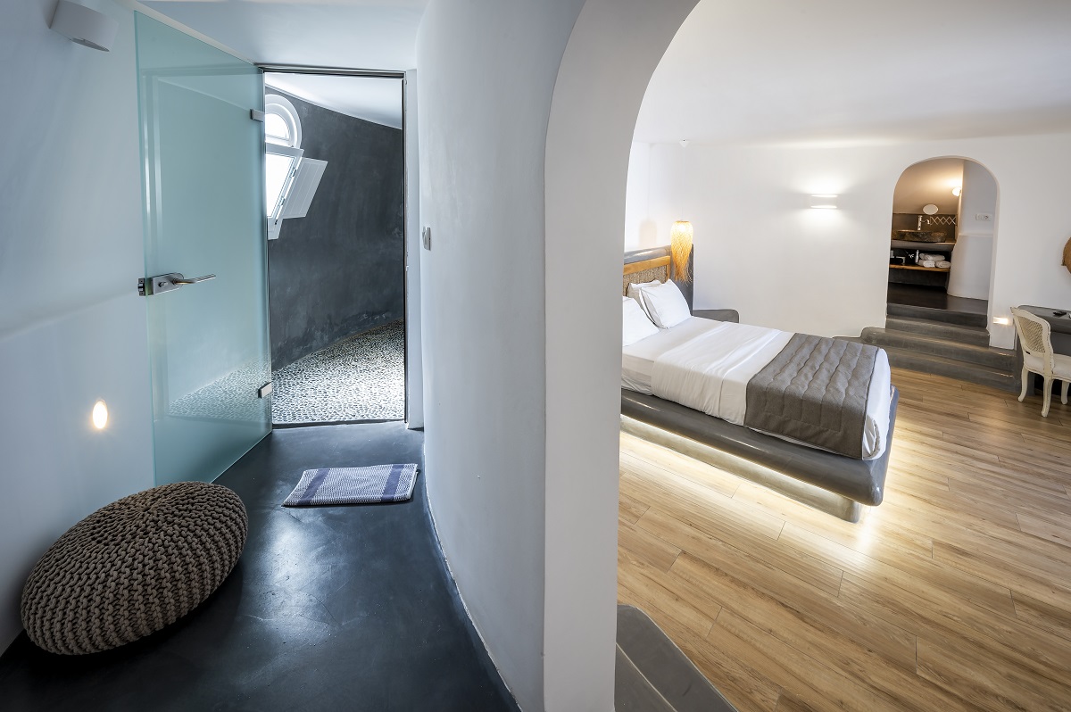 Windmill Deluxe Suite with Shared Pool