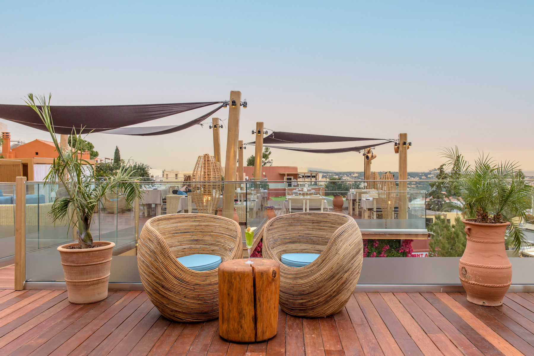 APOLLO COCTAIL BAR 