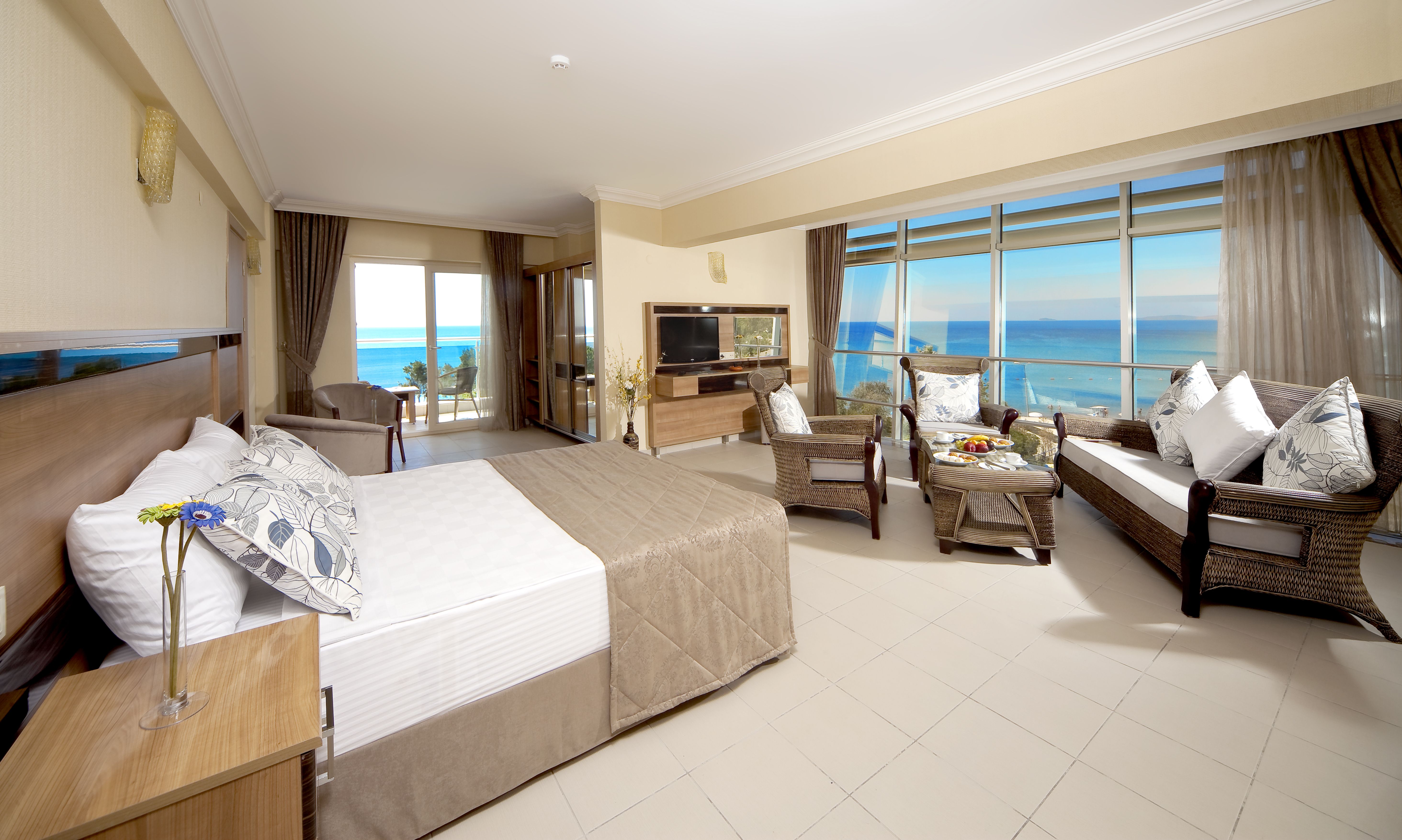Deluxe Family Room