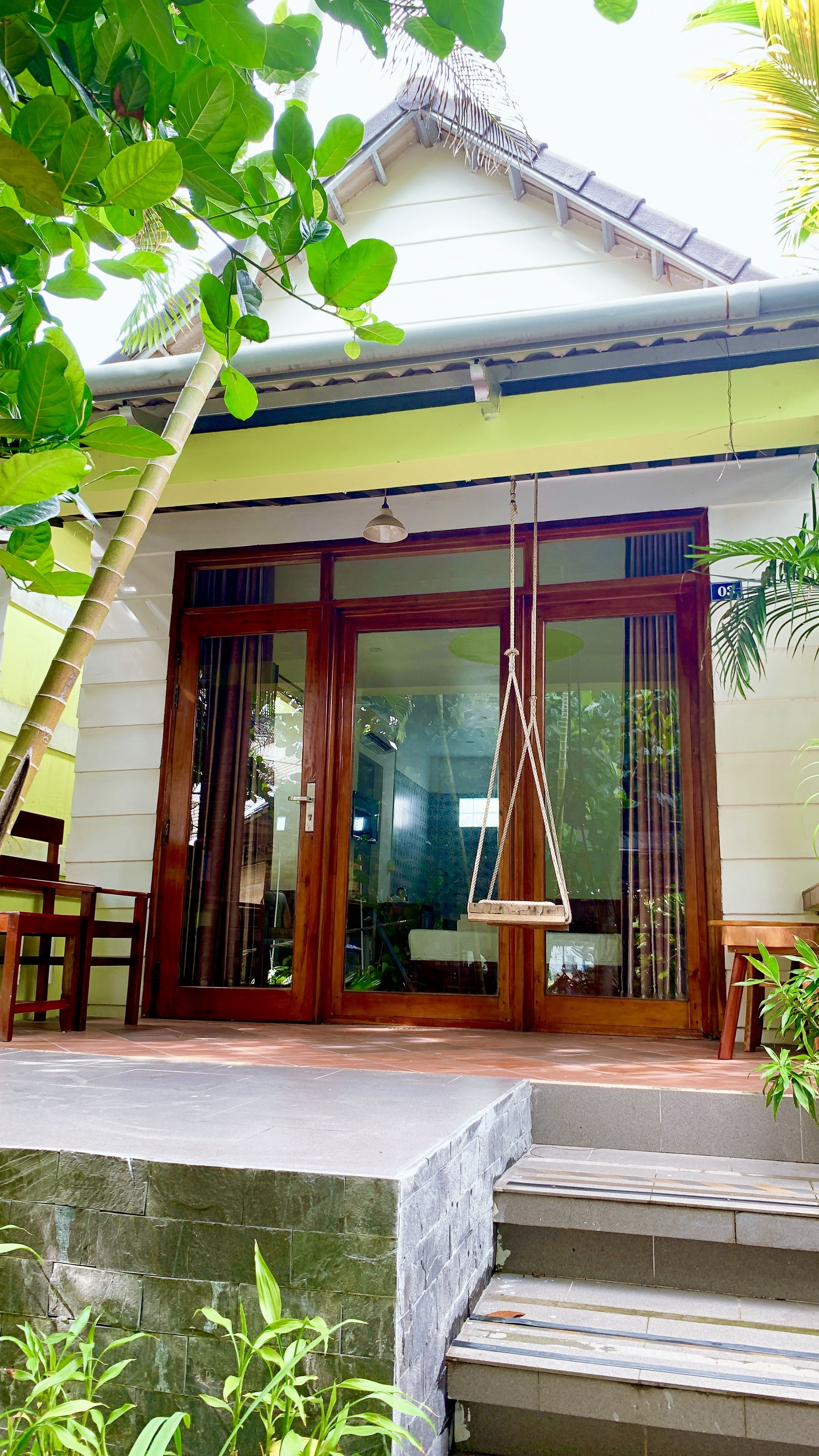BUNGALOW TRIPLE DELUXE WITH TERRACE