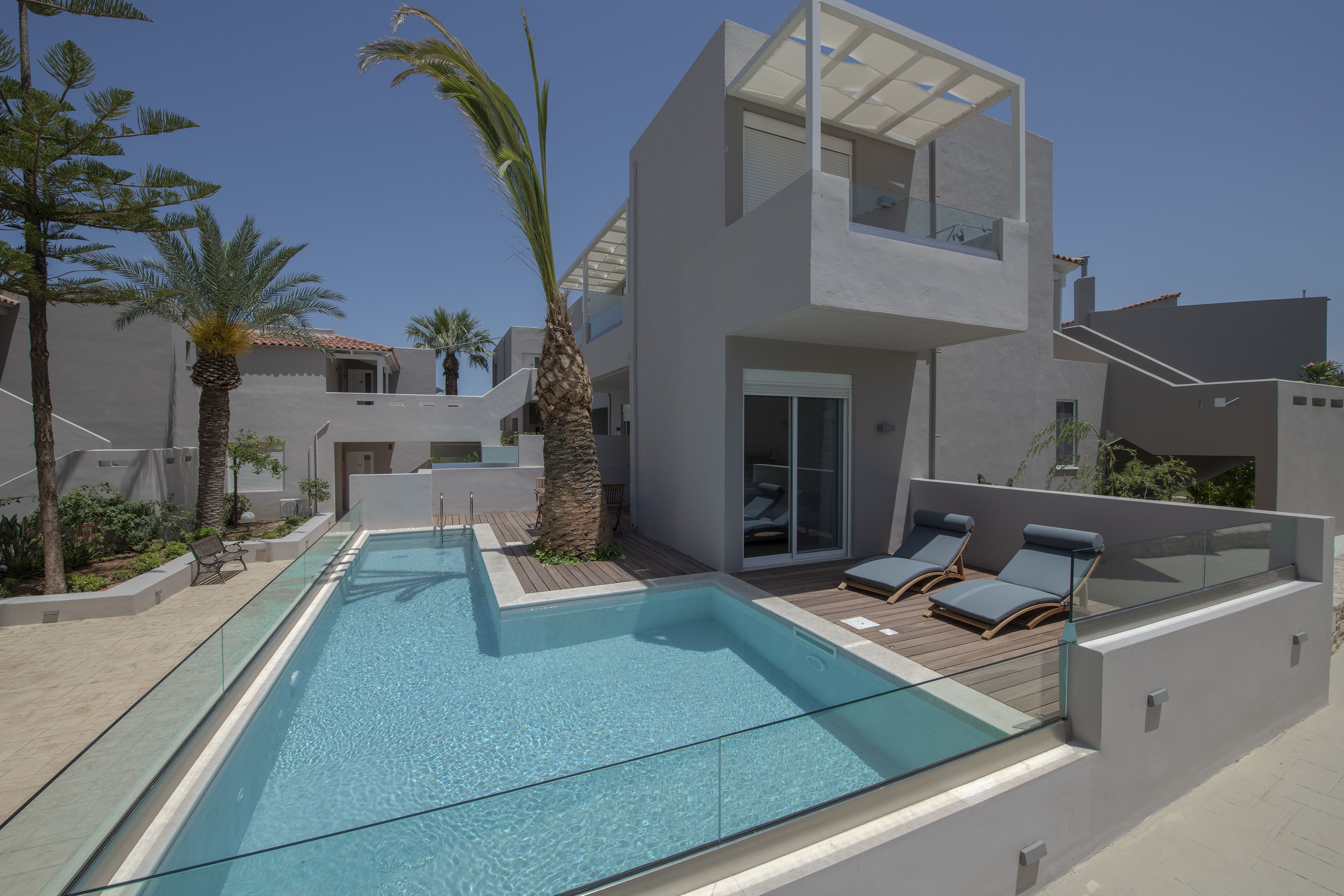 SUPERIOR SUITE PRIVATE POOL