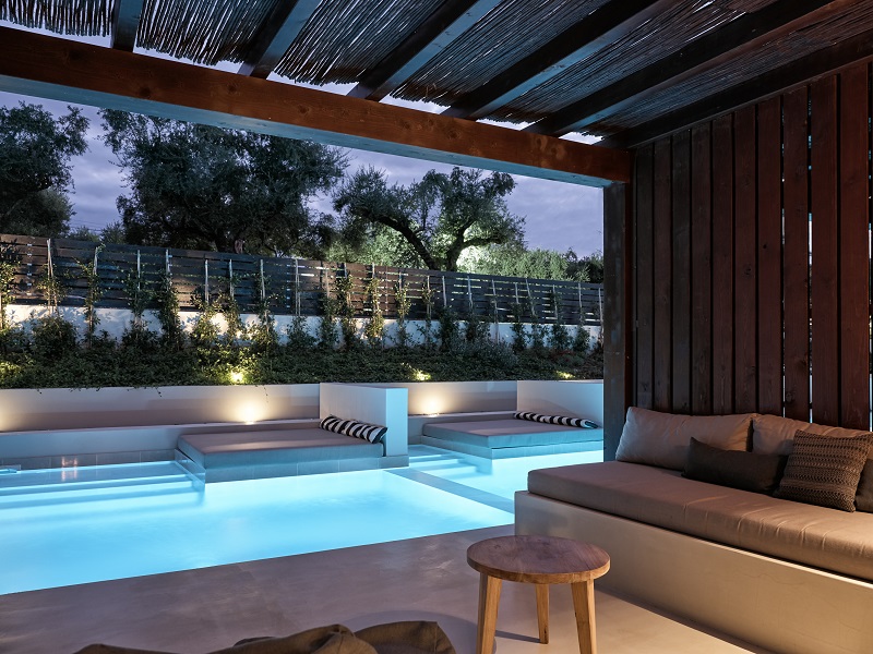 Castelli Superior Swim Up Night view_2018_site.jpg