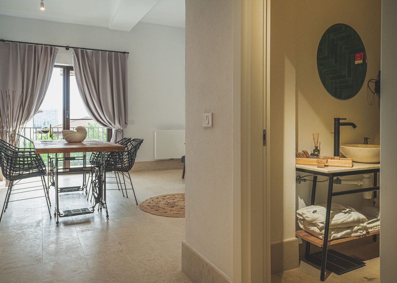 Apartament la parter cu terasa