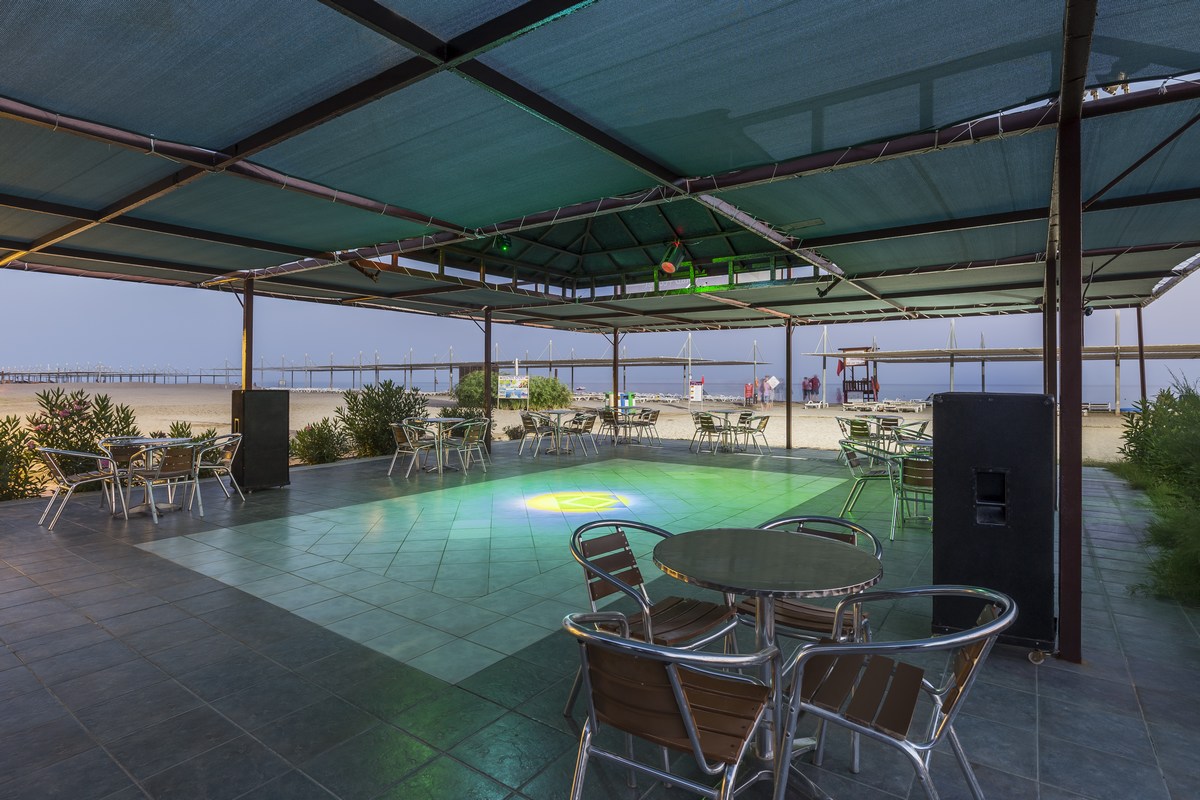 POOL BAR