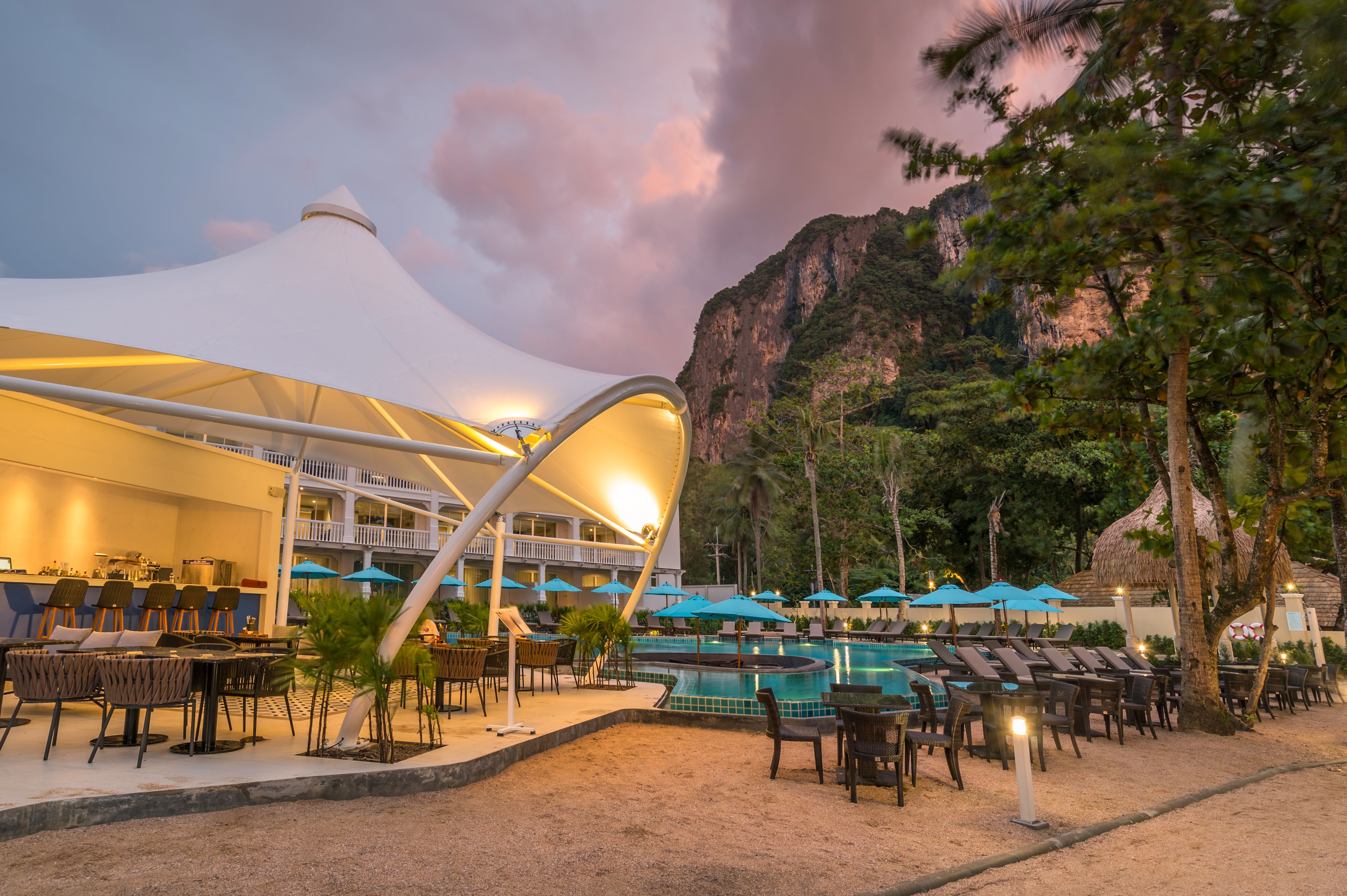 SANDS BEACH CLUB/ RESTAURANT/ BAR 