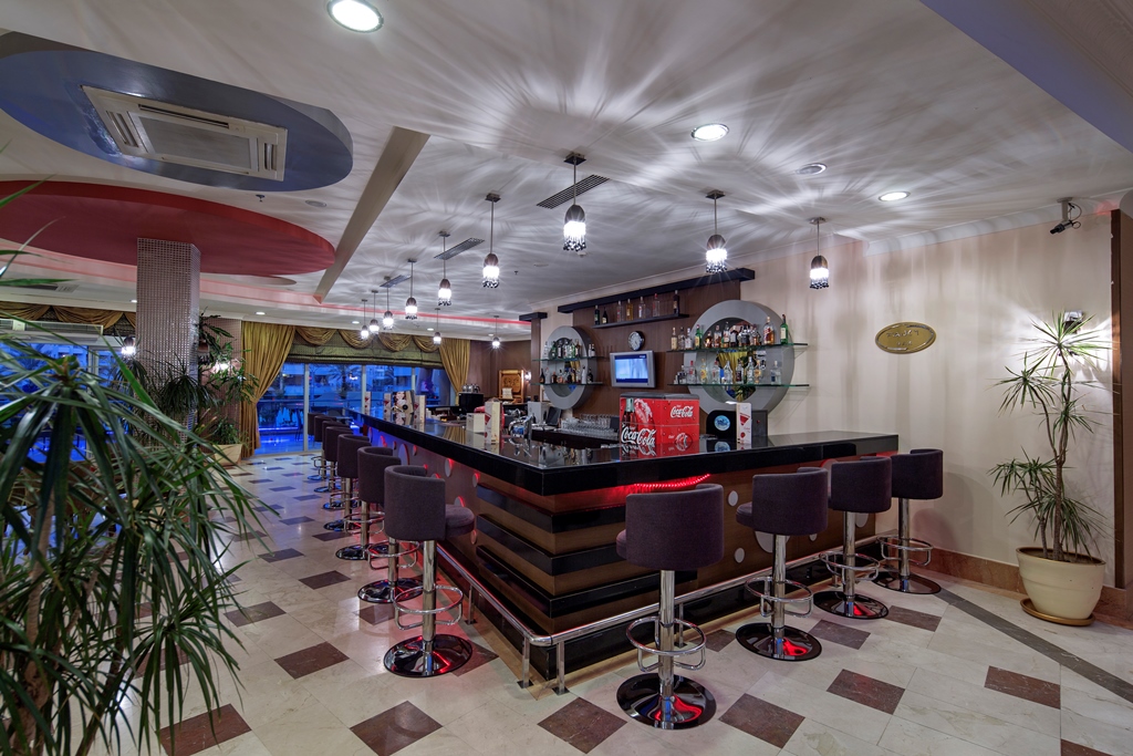 FANCY BAR