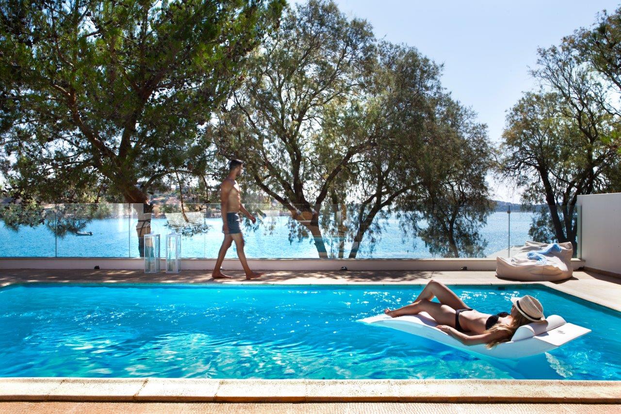 2 bedroom seafront villa private pool 