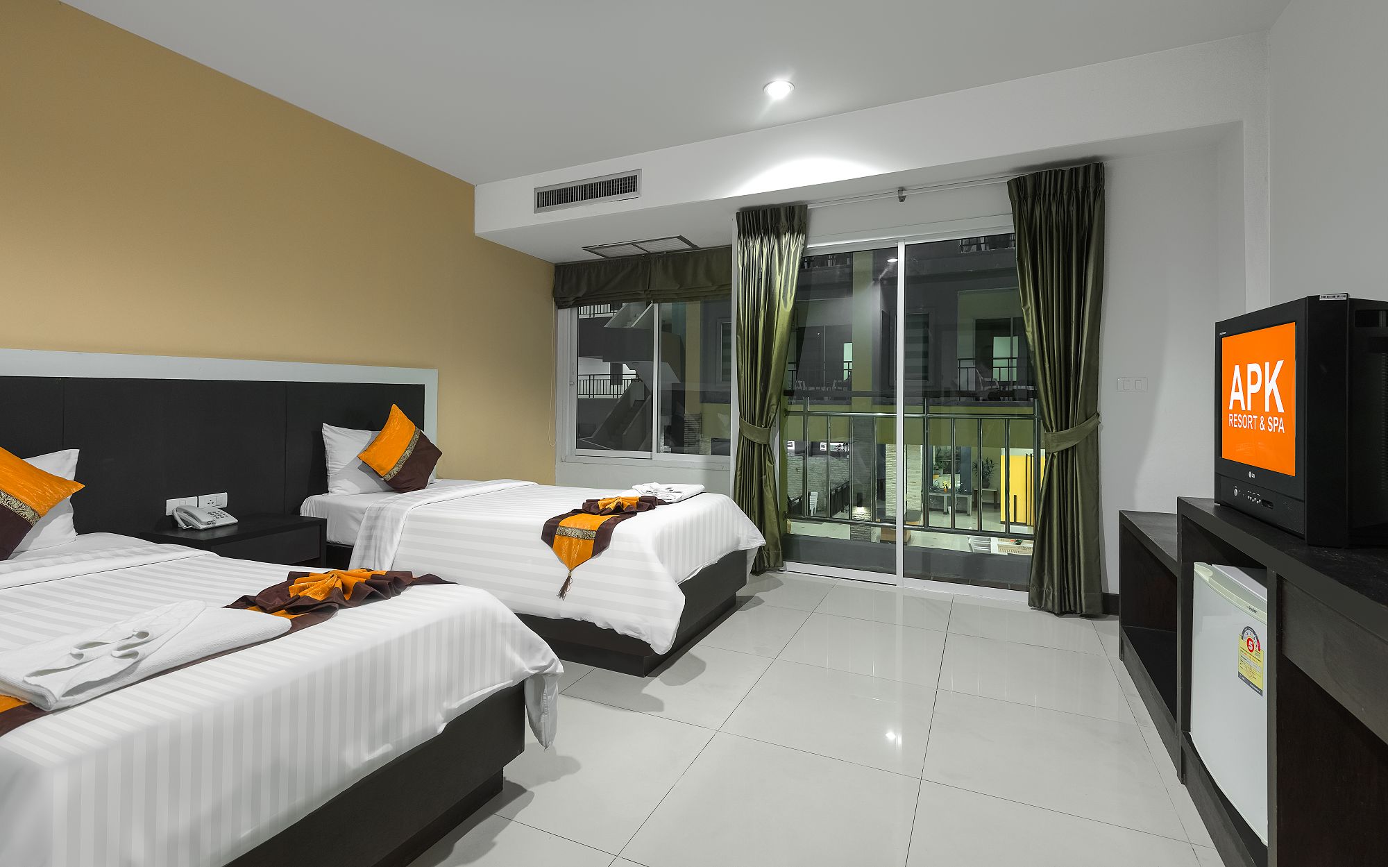 ECONOMY ROOM
