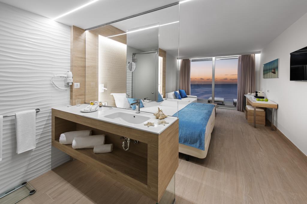 DOUBLE DELUXE ARTEMISA FRONT SEA VIEW TERRACE