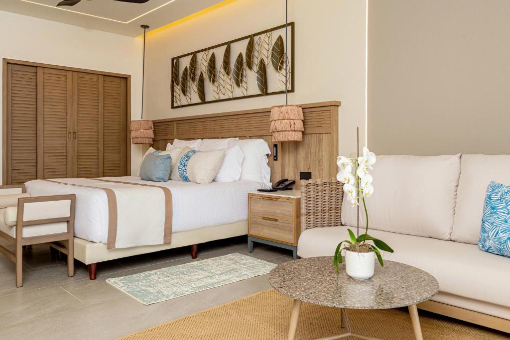 PREFERRED CLUB JUNIOR SUITE SWIM OUT