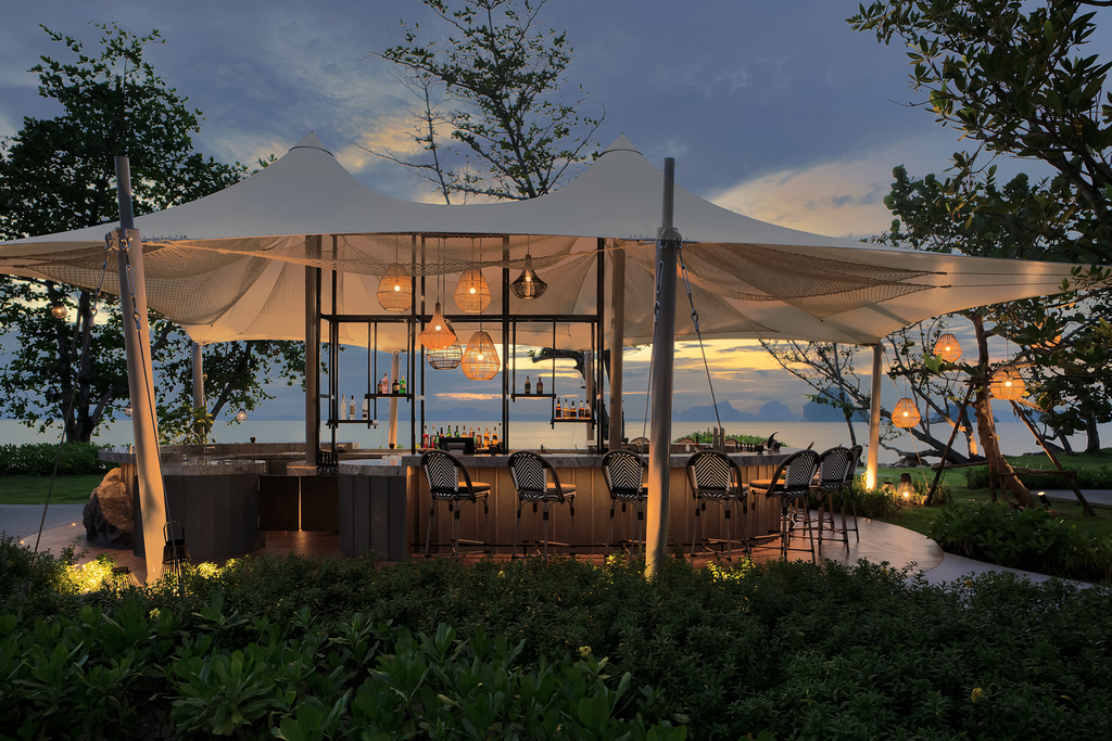 Kredkaew Bar