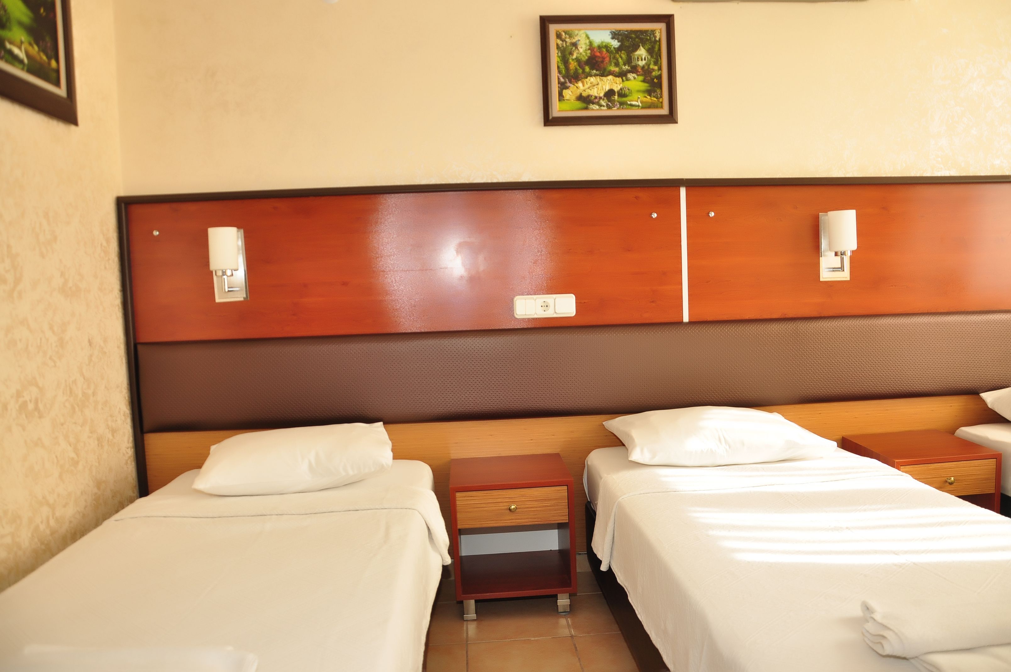  STANDARD ROOM