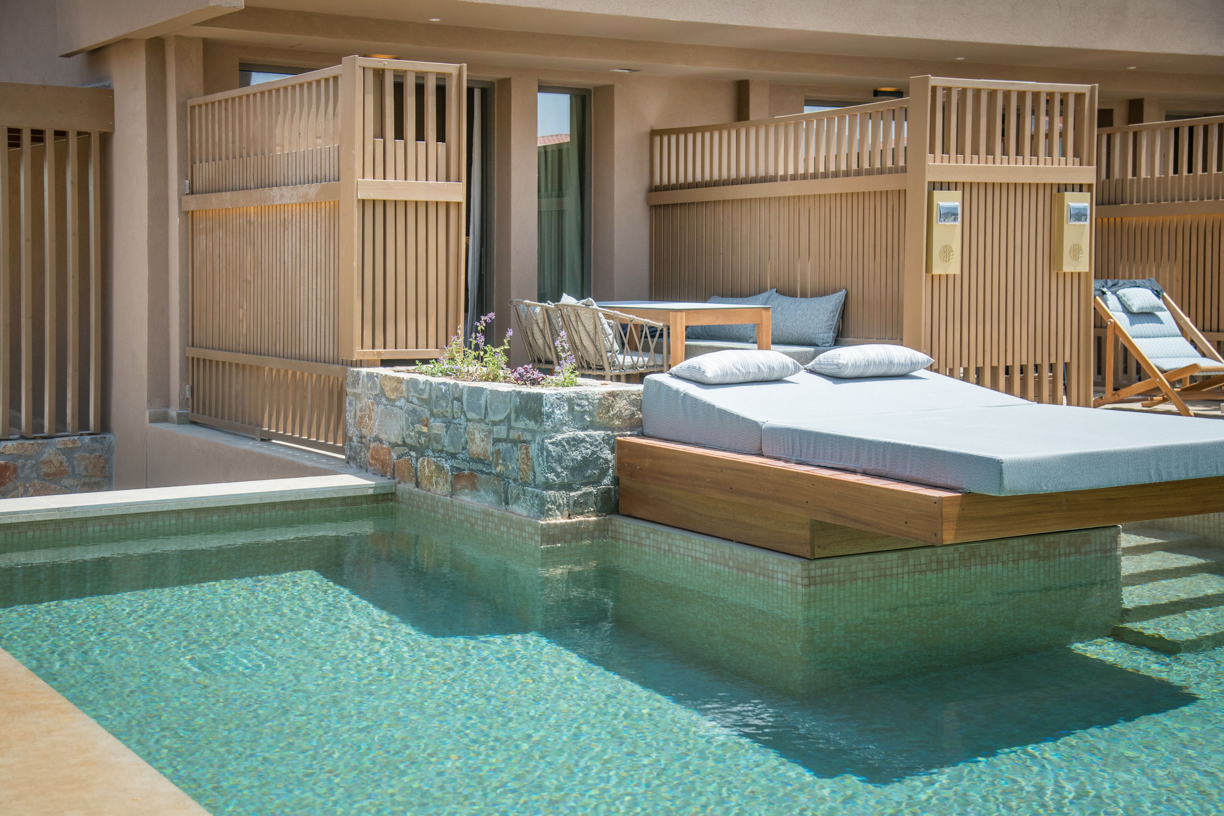 Family Room Garden View with Private Pool