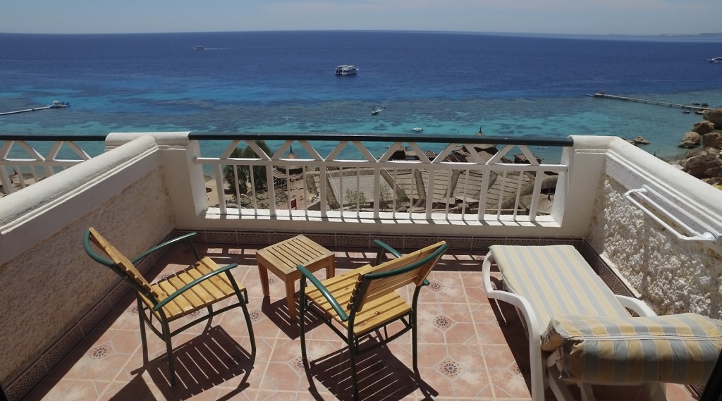 BEACH FRONT ROOM SEA VIEW