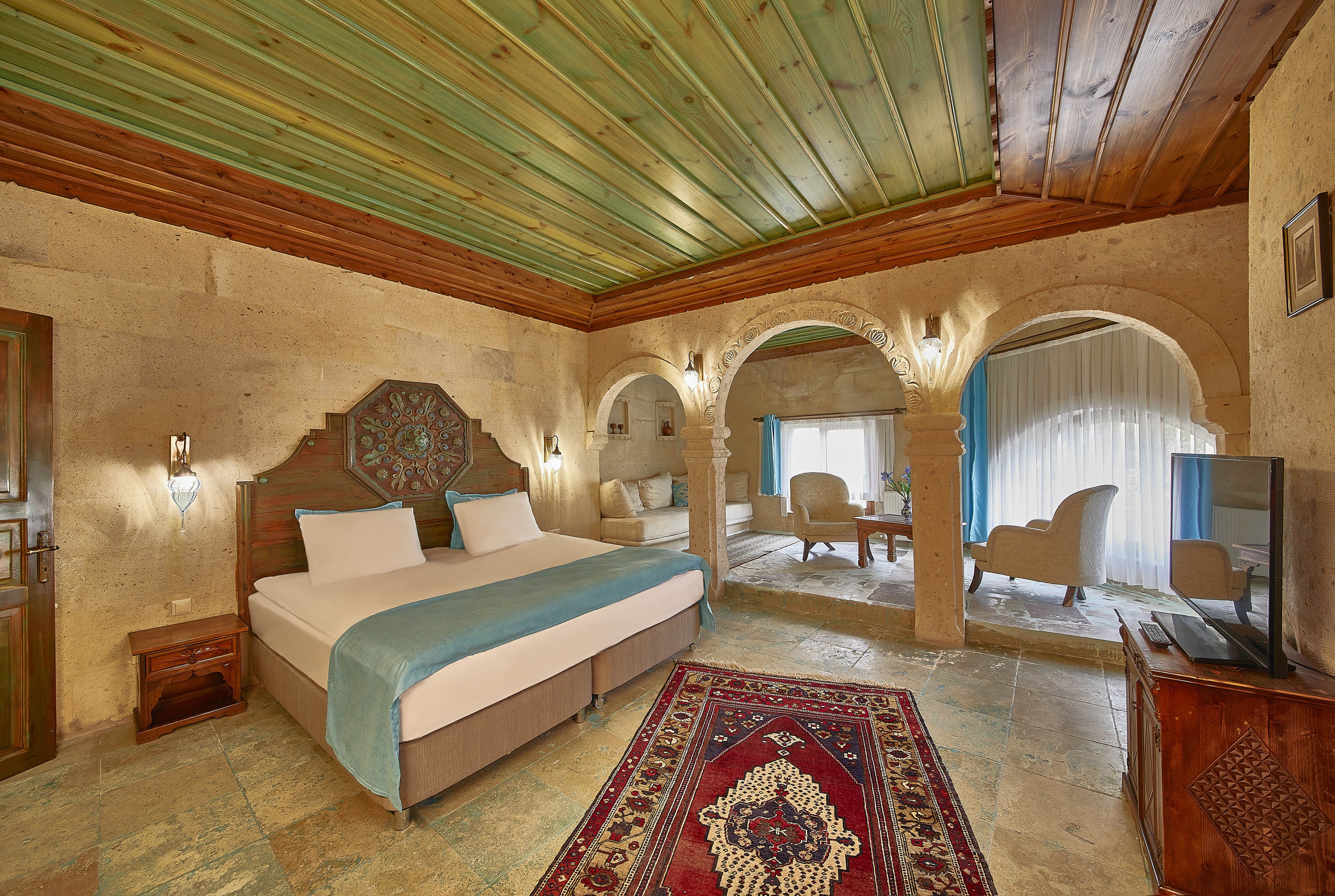 KING SUITE ROOM