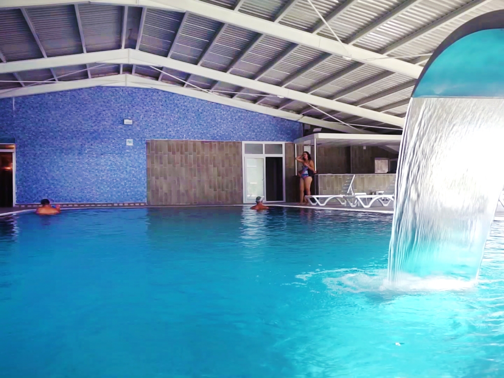 Piscină interioară