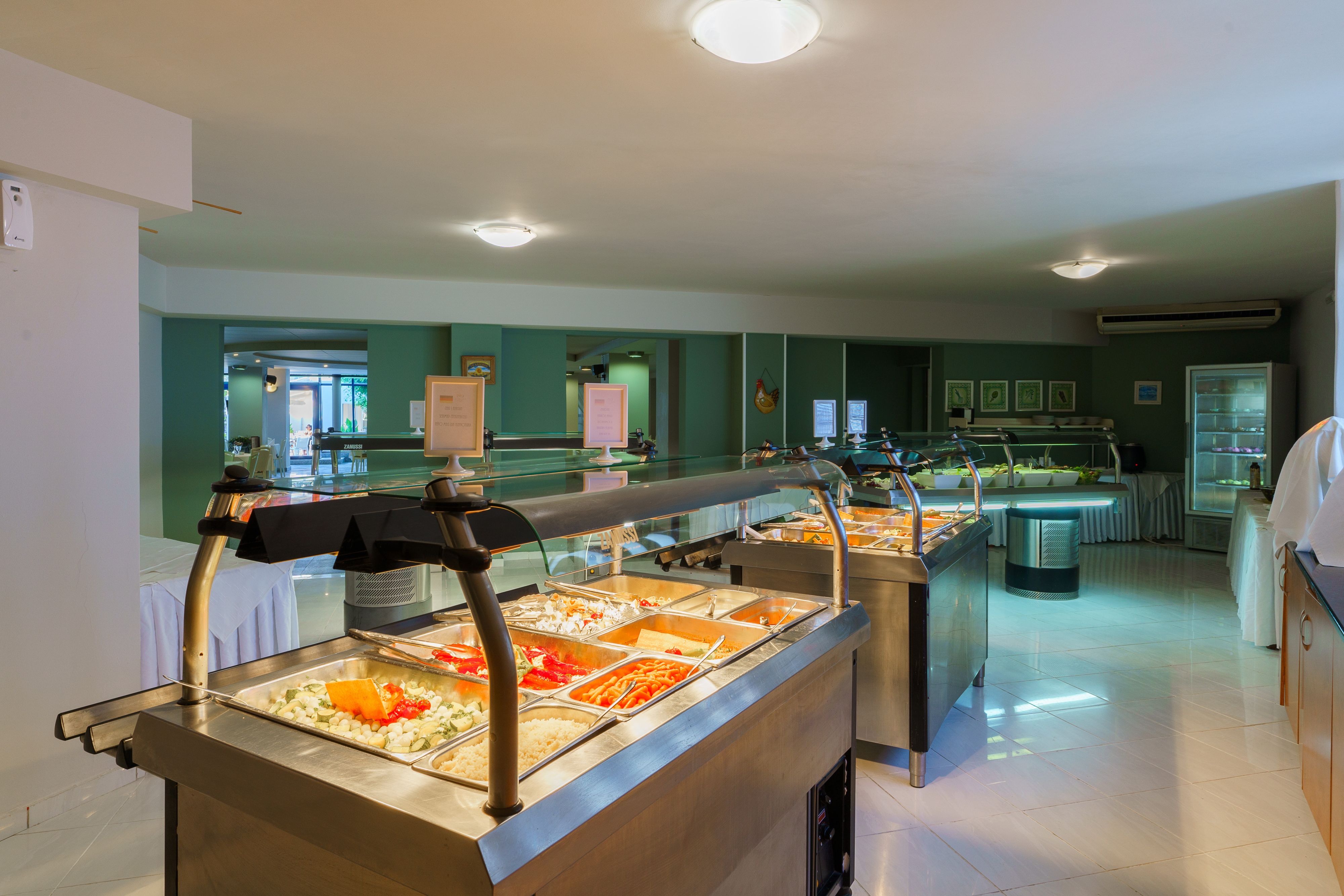 MAIN RESTAURANT 
