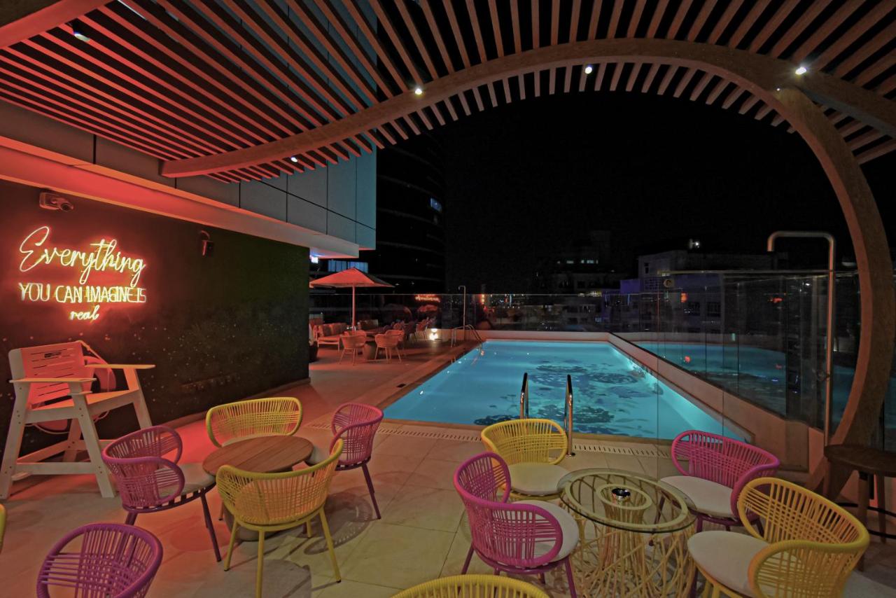 Piscina deschisă