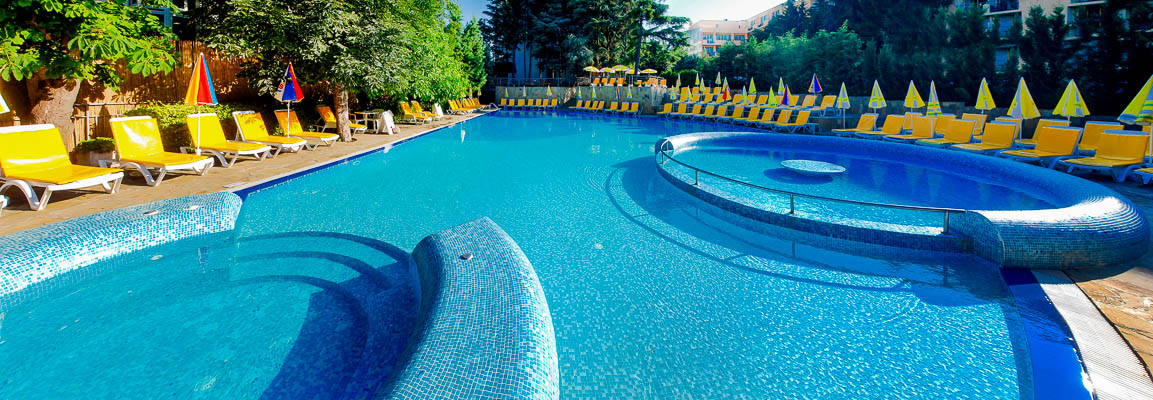 Nisipurile de Aur, Hotel Excelsior, piscina exterioara.jpg