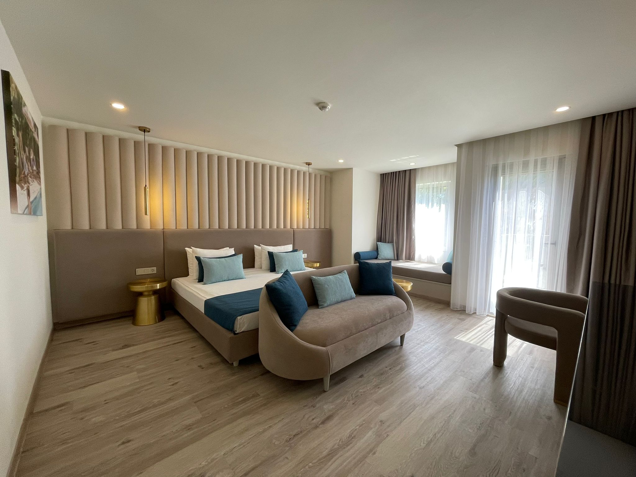 VILLA FAMILY ROOM