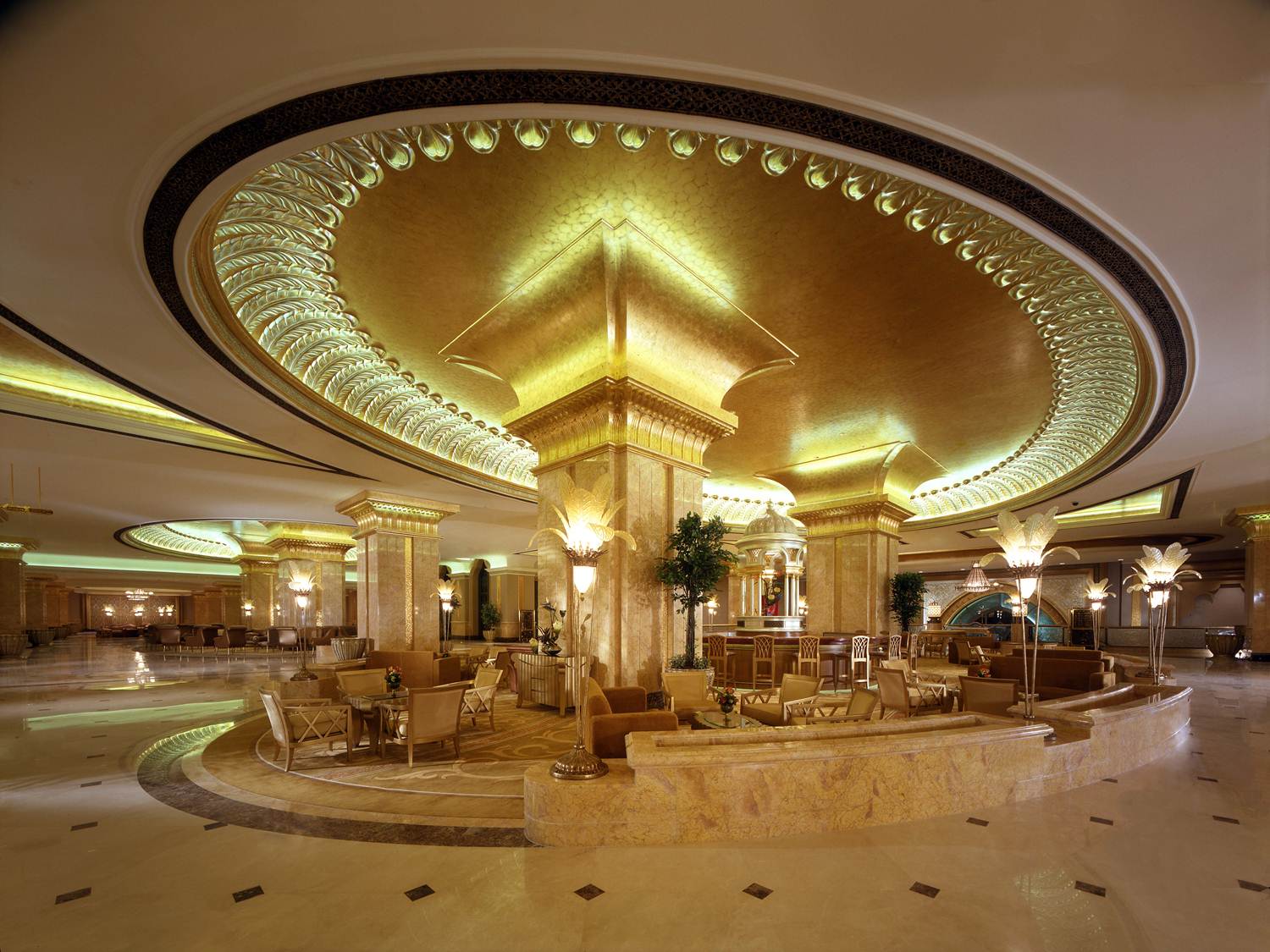Cafe by the fountain